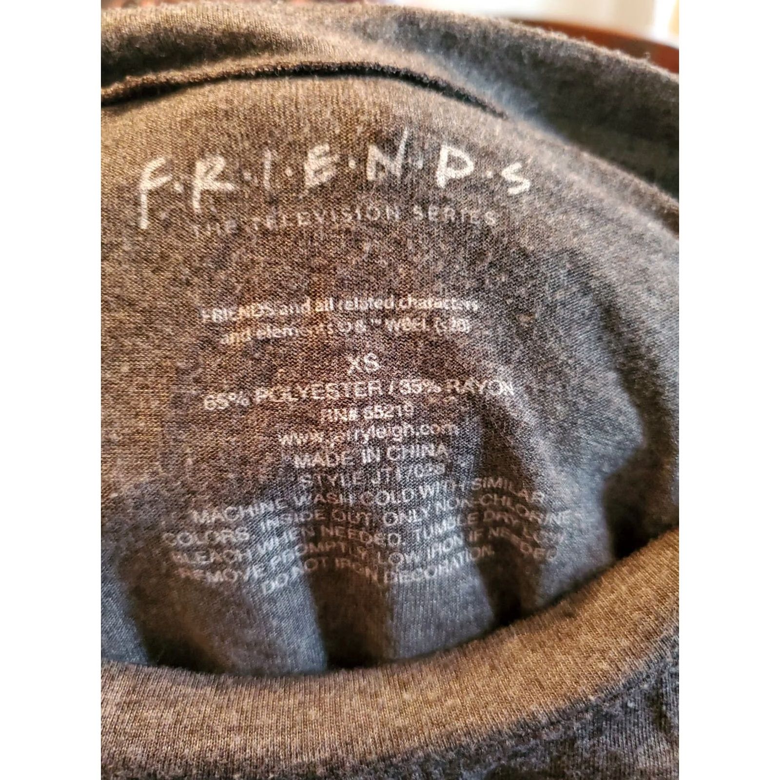 Vintage Friends TV Show Shirt Womens Size XS Gray Crew Neck Pullover Short Sleeve Tee Size XS / US 0-2 / IT 36-38 - 2 Thumbnail
