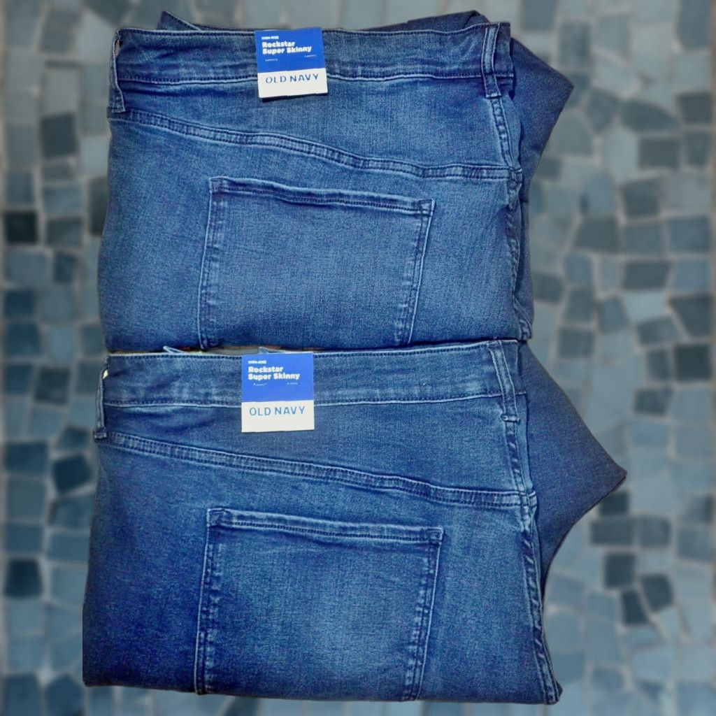 Old Navy Old Navy Rockstar High Rise Super Skinny Mom Jeans Size 30 Blue Denim 52 to 56 in Waist 27 in Inseam Plus Size 30 −? Size 30" / US 8 / IT 44 - 1 Thumbnail