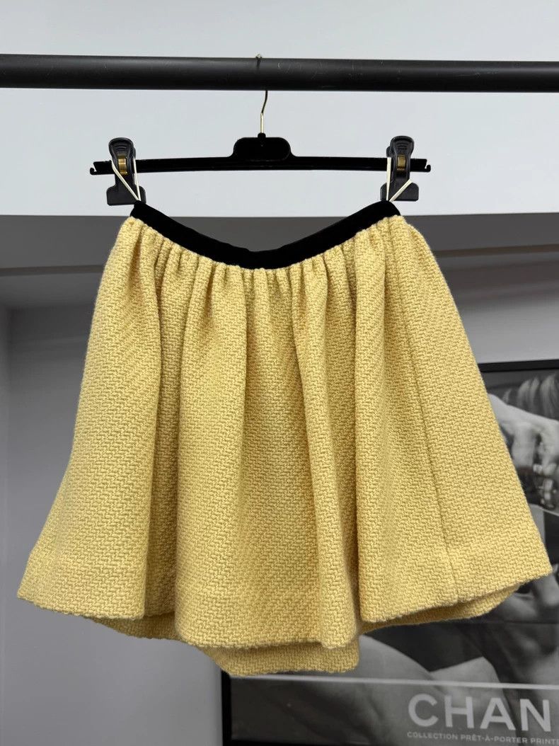 Chanel Chanel Yellow tie-on skirt Size 42" / US 20 - 3 Thumbnail