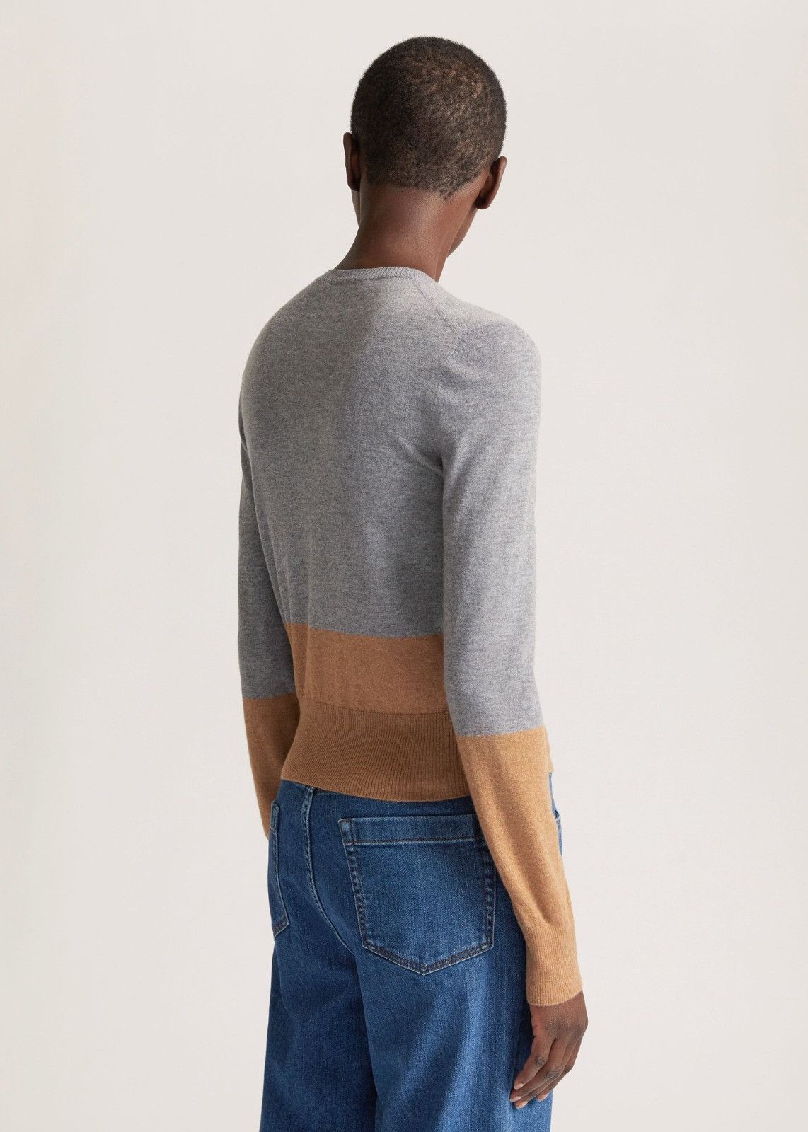 Loro Piana o1srvl11e0125 Grassmoor V-Neck Sweater in Grey & Brown Size M / US 6-8 / IT 42-44 - 4 Thumbnail
