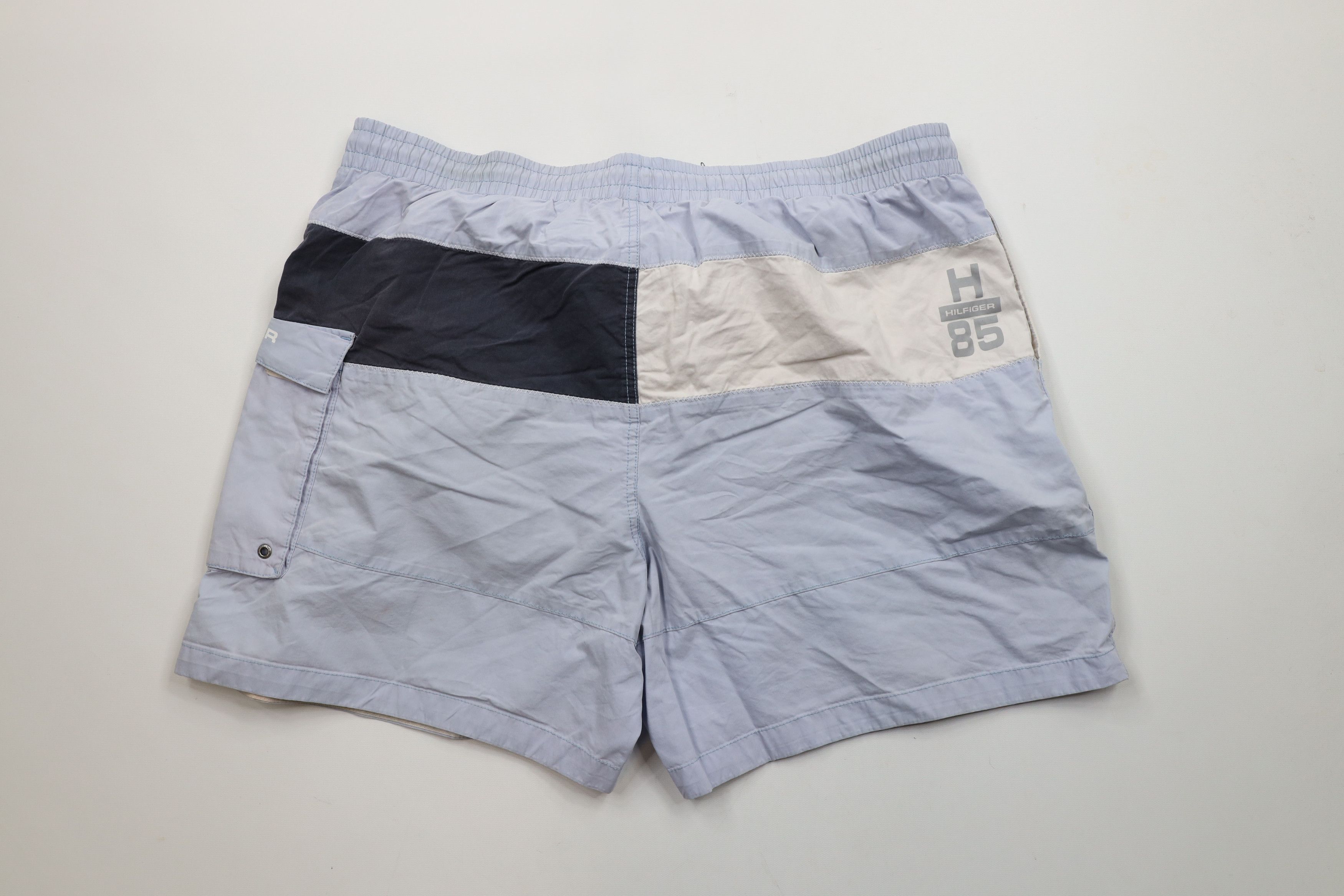 Tommy Hilfiger × Vintage Vintage Tommy Hilfiger Spell Out Lined Shorts Swim Trunks Size US 38 / EU 54 - 9 Thumbnail