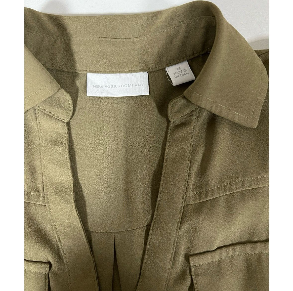 Product Of New York NY & Co. Olive Collared Button-Down Shirt Blouse Size XS 🐍✨ Size XS / US 0-2 / IT 36-38 - 3 Thumbnail