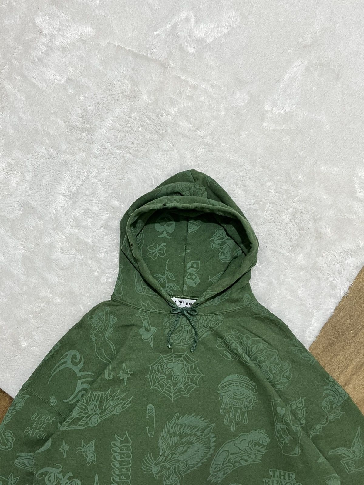 Other Black Eye Patch Green All Over Print Hoodie Japan Rare Size US L / EU 52-54 / 3 - 2 Thumbnail