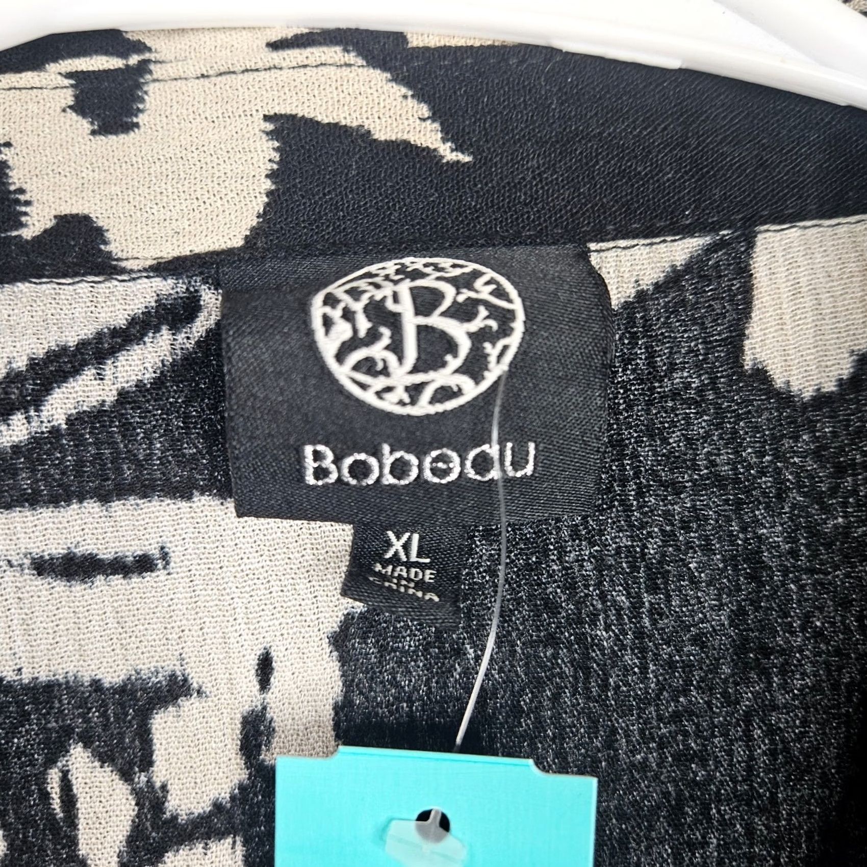 Vintage Bobeau Blouse Flutter Sleeve Black XL Womens Regular Rayon Button Front V-Neck Casual Shirt Size XL / US 12-14 / IT 48-50 - 3 Thumbnail