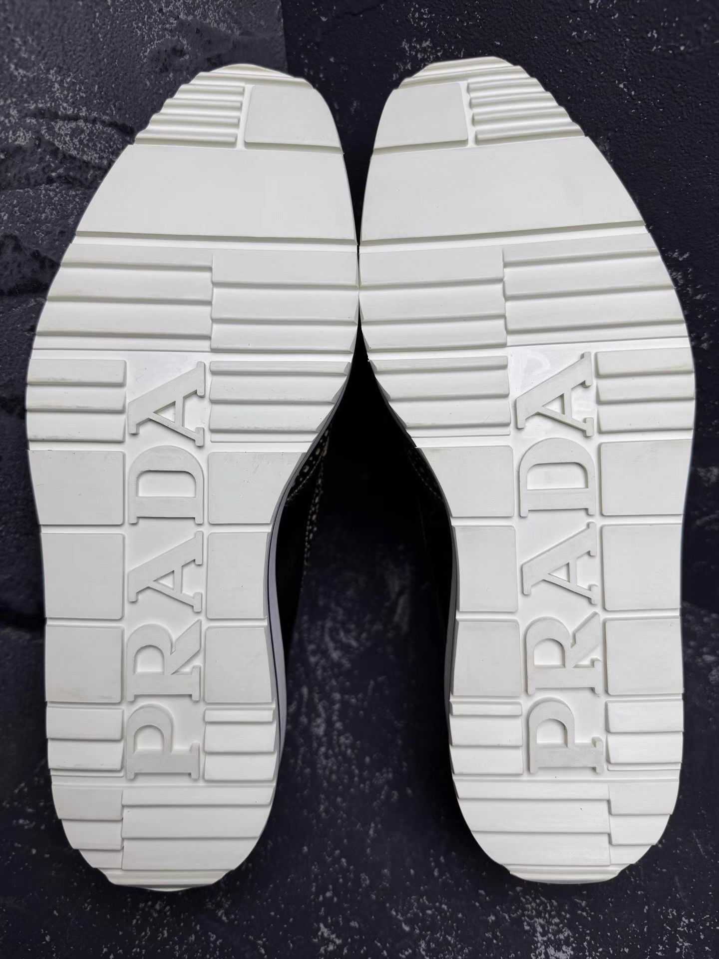 Prada Prada Gold Platform Sneakers Q10 Size US 5 / IT 35 - 3 Thumbnail