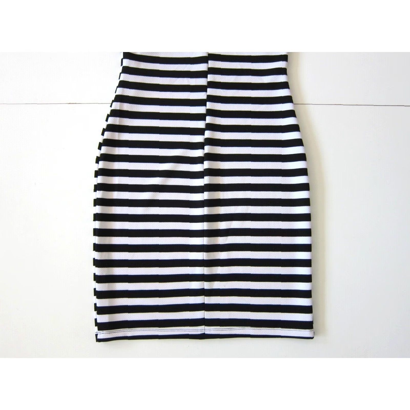 Vintage En Focus Studio Dress Sleeveless A-Line Sheath Stretch Black White Stripe Knee Length 4 Women's Size S / US 4 / IT 40 - 7 Thumbnail