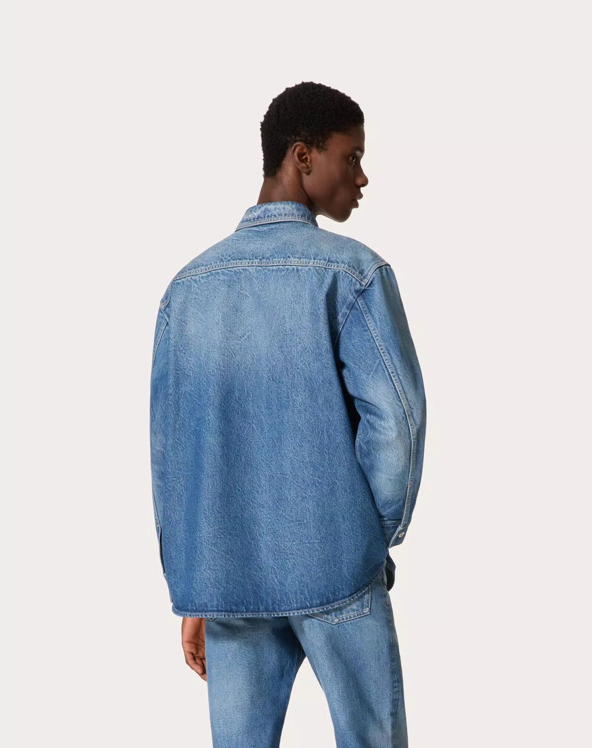 Valentino oc11z0725 Denim Shirt With Metallic V Detail in Medium Blue Size US M / EU 48-50 / 2 - 6 Thumbnail