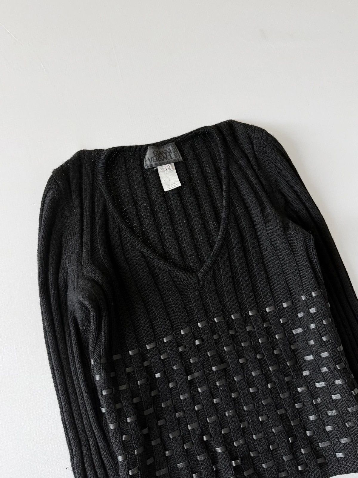 Versace 2000’s Gianni Versace Leather Horizontal Lined Knit Sweater Size S / US 4 / IT 40 - 5 Thumbnail