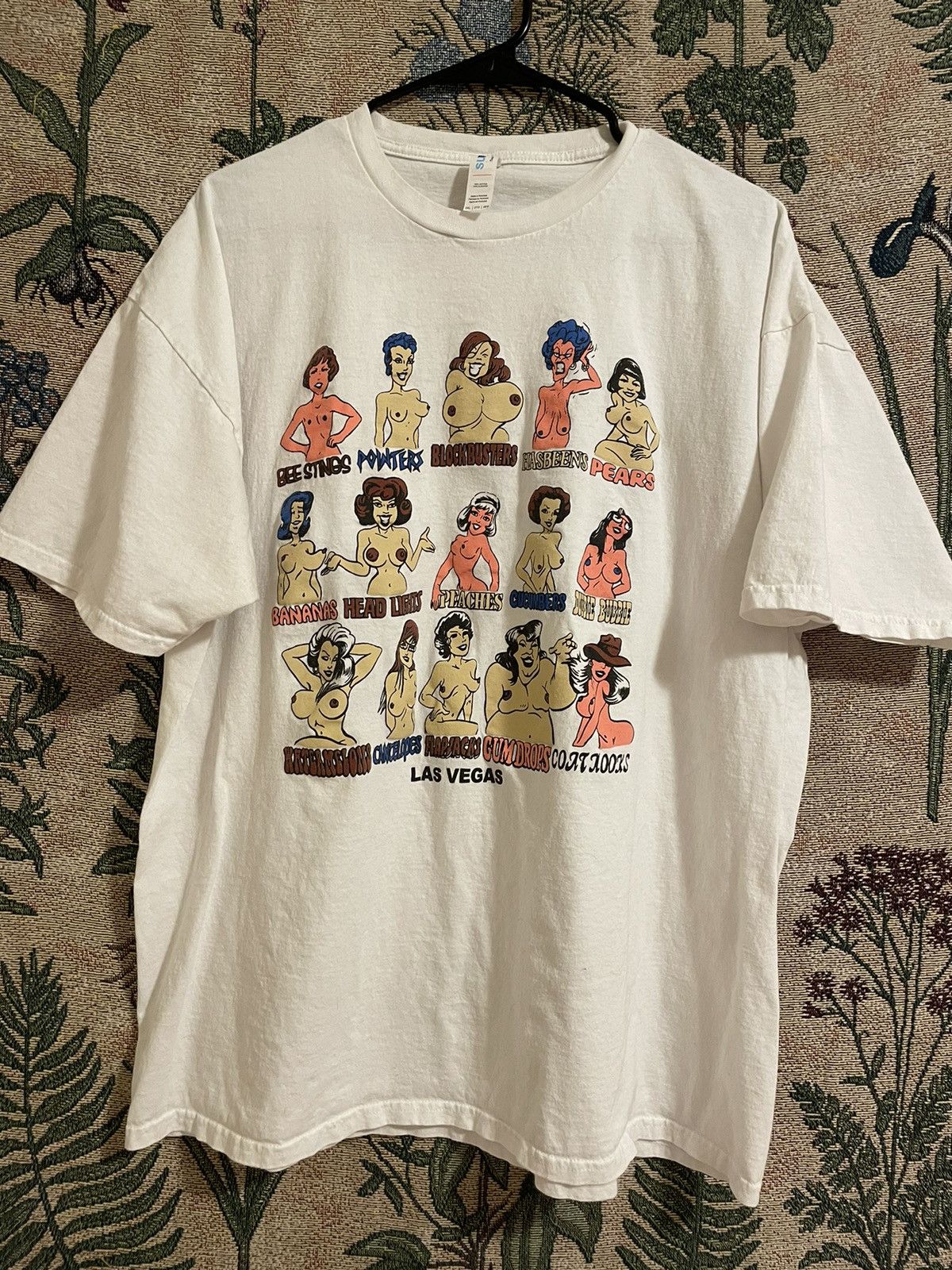 Hanes Vintage LAS VEGAS vintage tee/ boob tee Size US XXL / EU 58 / 5 - 1 Thumbnail
