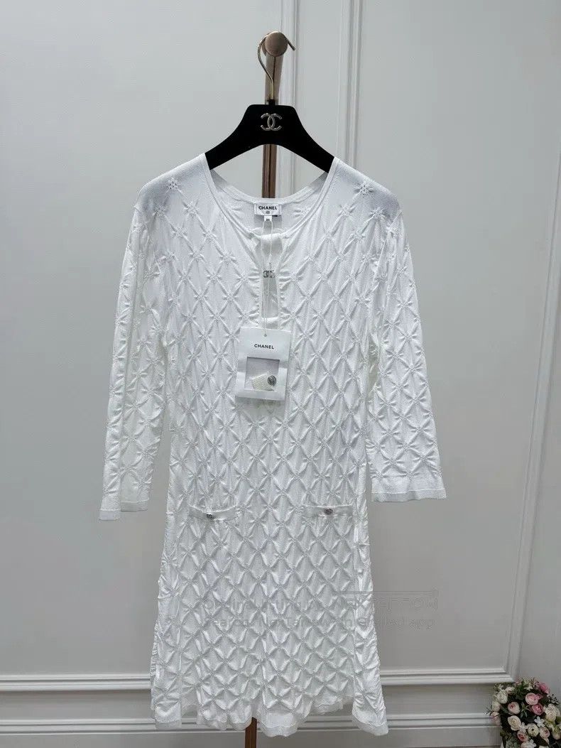 Chanel Chanel Preview Series White Diamond Rhinestone Logo Dress Size XXS / US 00 / IT 34 - 1 Thumbnail