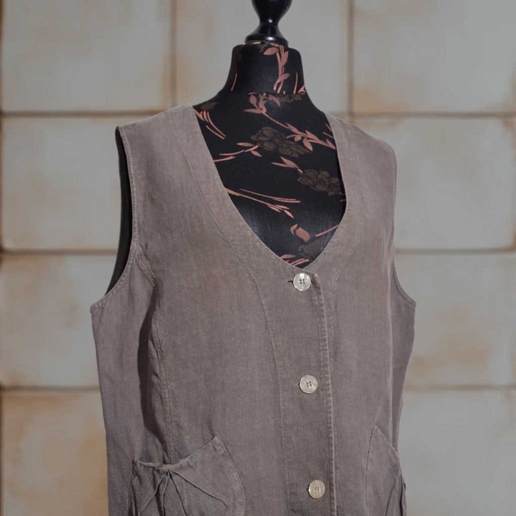Vintage Deerberg by OSKA Womens Linen Waistcoat Vest Pearl Button with Pockets XL Khaki Linen Waistcoat Womens XL Khaki Pockets Pearl Button OSKA Deerberg Size XL / US 12-14 / IT 48-50 - 1 Thumbnail