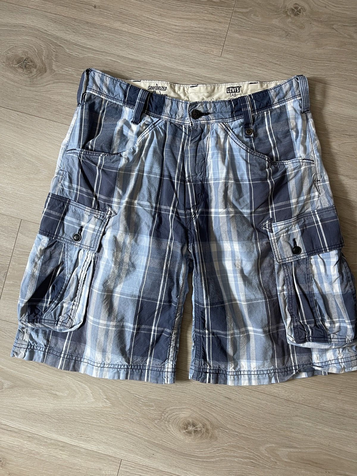 Levi's Levi’s Tab Twills Mens Plaid Cargo Shorts Blue Size 31 Size US 31 - 6 Thumbnail