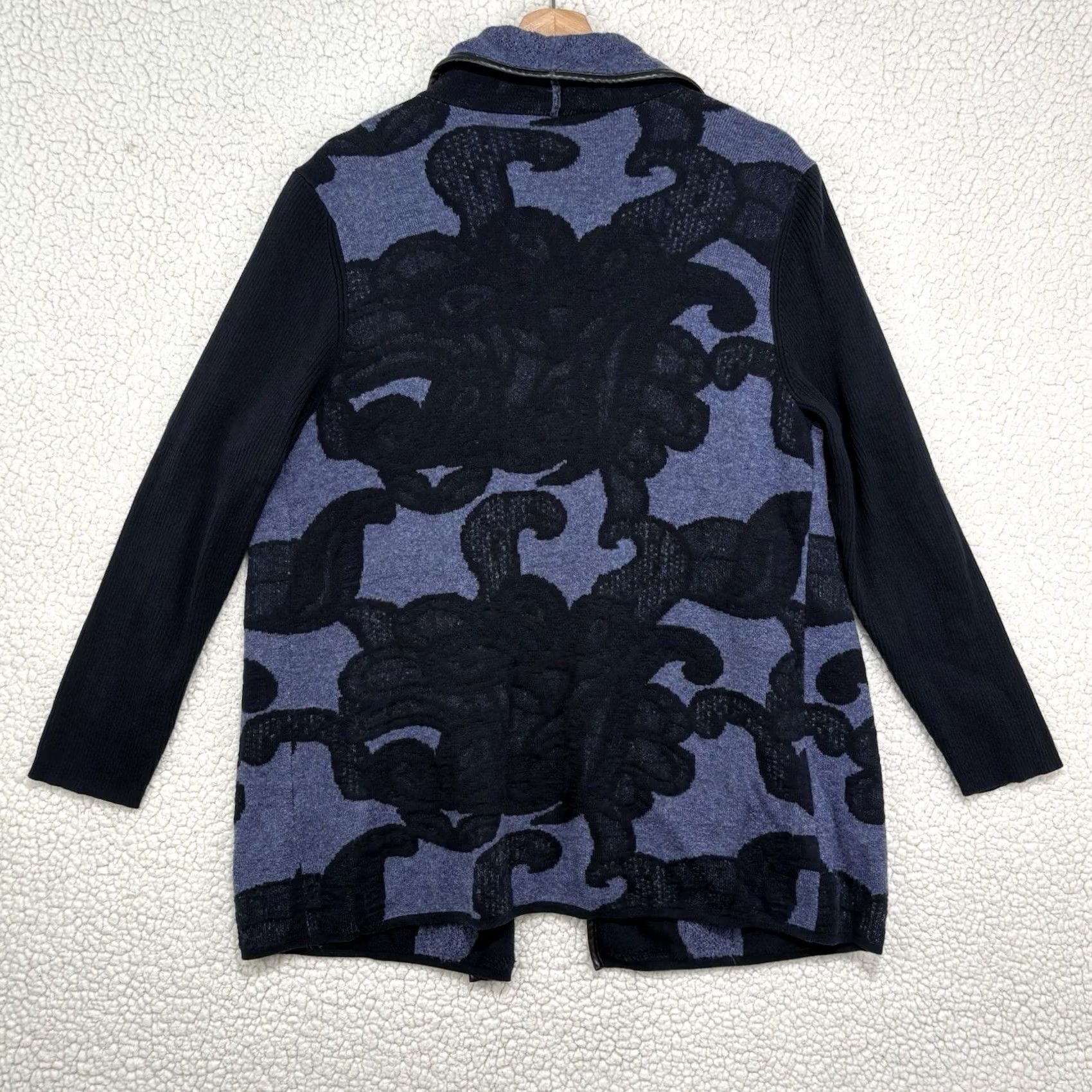 Vintage Chicos Blue Black Wool Blend Jacquard Open Front Topper Jacket Cardigan Size L Womens Blue Wool Blend Jacquard Open Front Topper Jacket Size L / US 10 / IT 46 - 5 Thumbnail