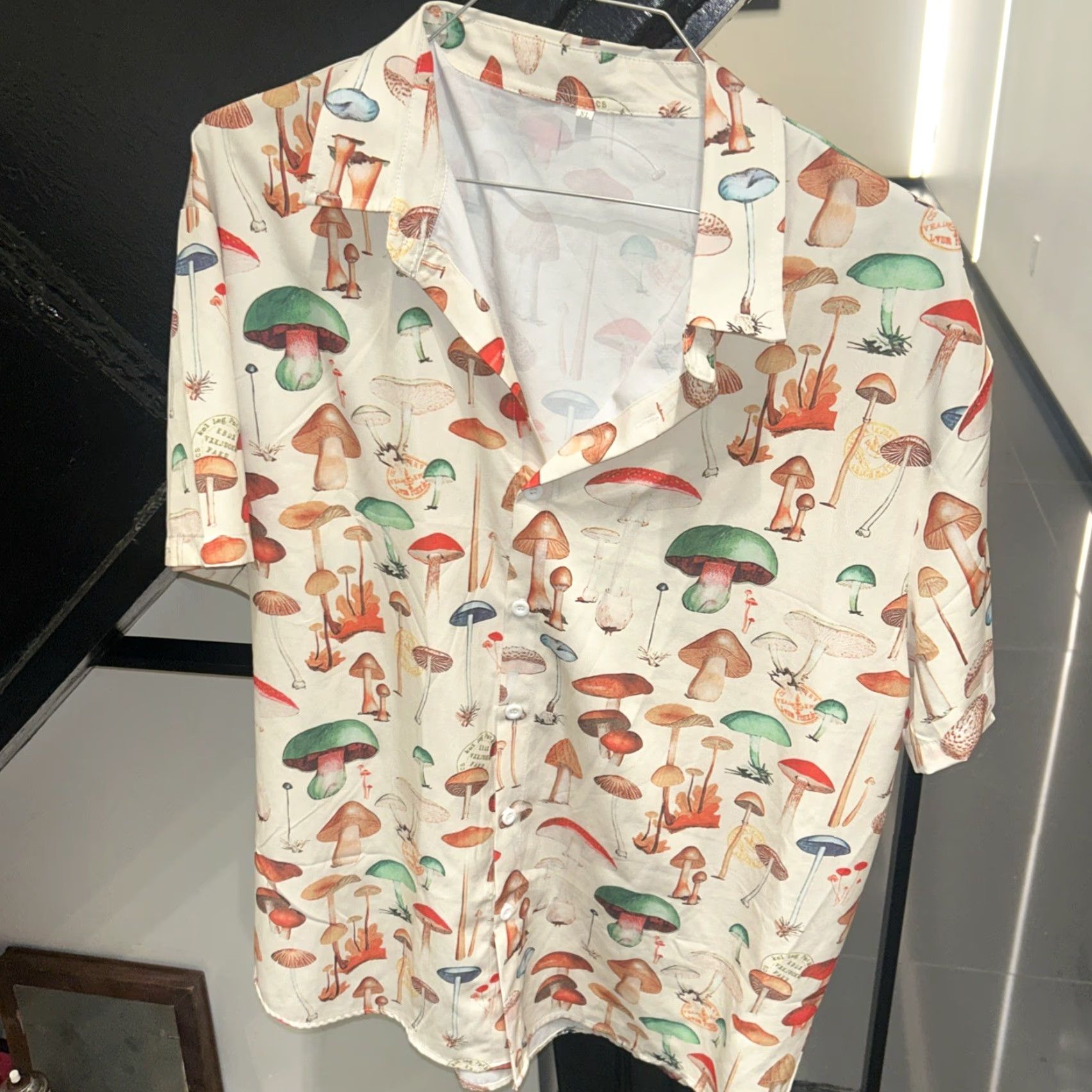 X-LARGE Mushroom Print Short Sleeve Shirt Mens XL Button Up Polyester Retro Satin Multicolor Casual Shirt X-Large Filtration: none Size US XL / EU 56 / 4 - 3 Thumbnail