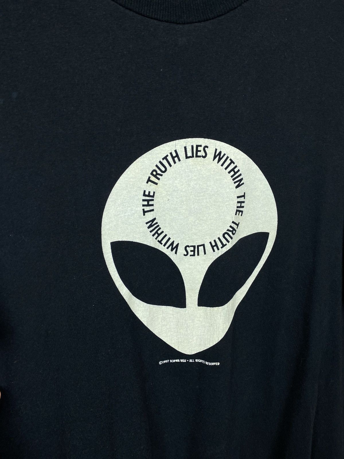 Vintage 👾Vintage 1997 T-Shirt Alien Detector The Truth Lies Within👾 Size US XL / EU 56 / 4 - 2 Thumbnail