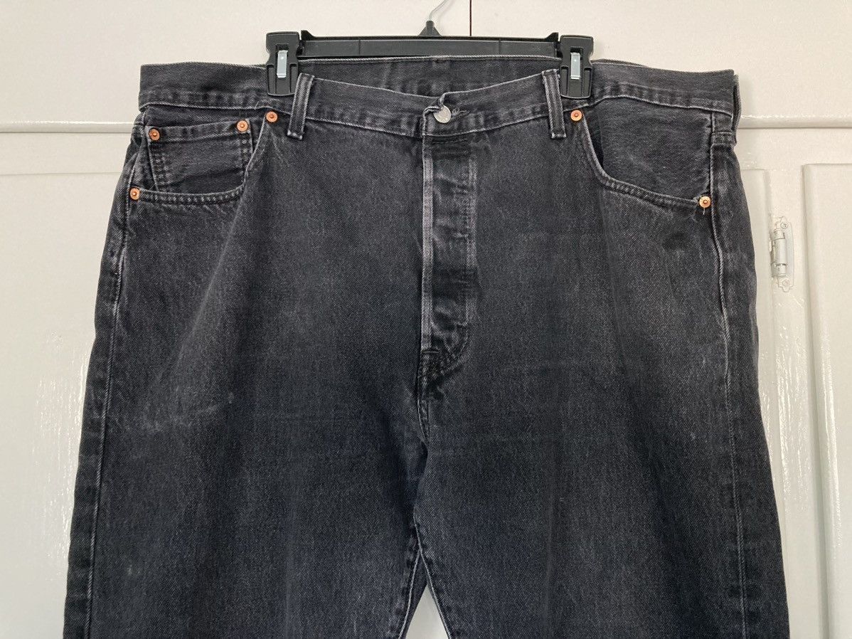 Levi's LEVI'S 501 BLACK ACID WASH DENIM JEANS RELAX BUTTON CLOSURE Size US 44 / EU 60 - 3 Thumbnail