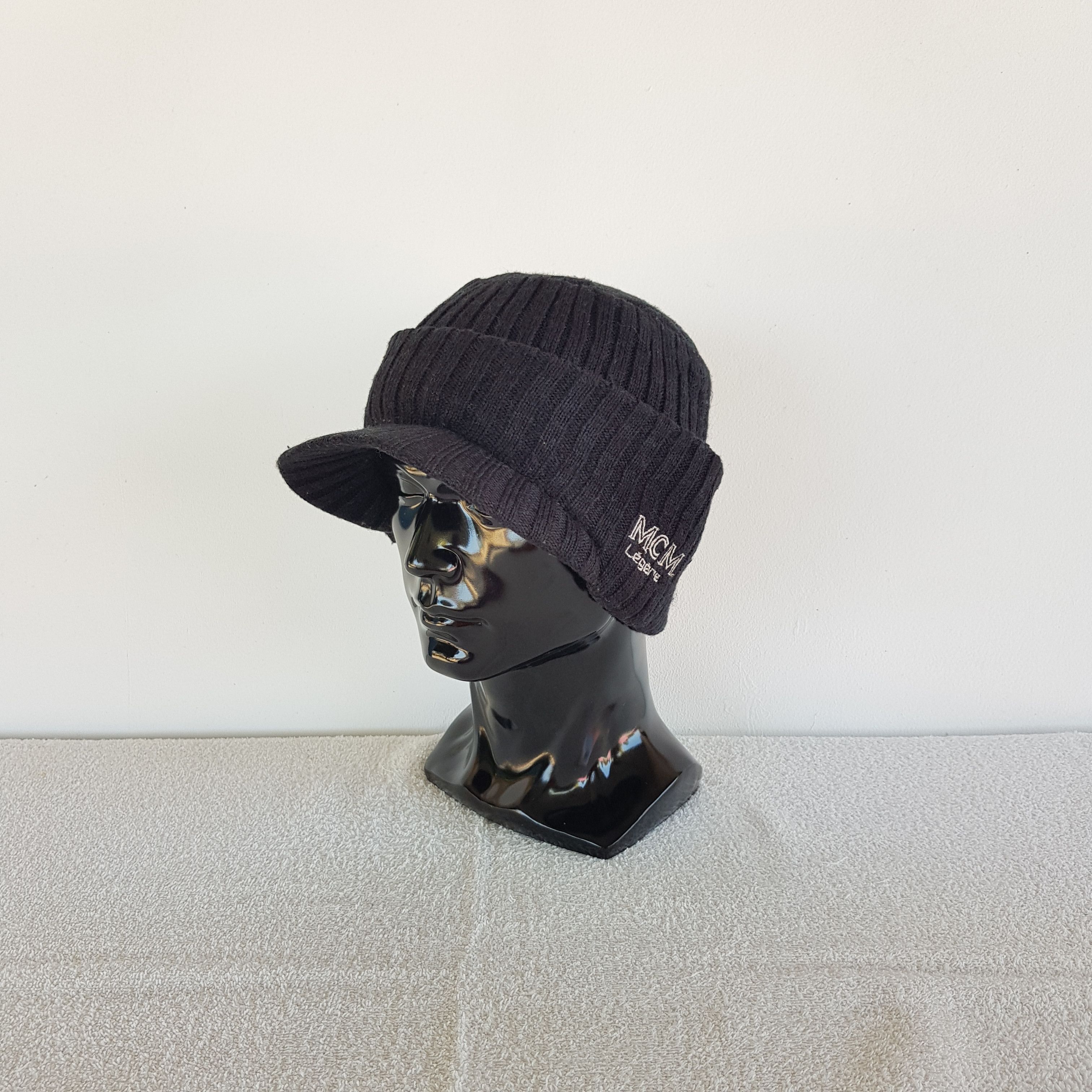 MCM × Vintage Vintage MCM Hats Beanie Snow Caps Size ONE SIZE - 1 Thumbnail