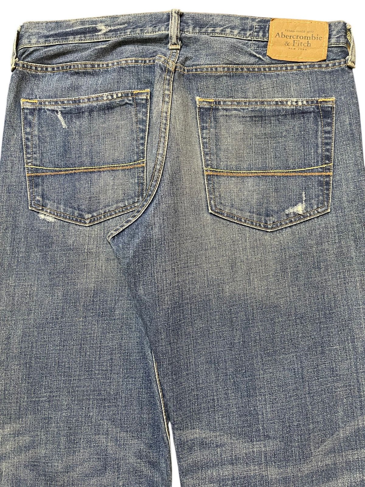 Abercrombie & Fitch Vintage Abercrombie & Fitch Blue Wash Distressed Baggy Jeans Size US 35 - 6 Thumbnail