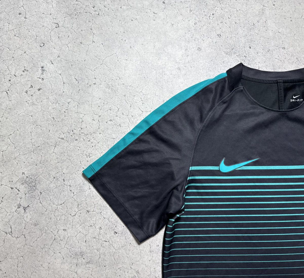 Nike Nike FC Barcelona Training Football Soccer Jersey Size US M / EU 48-50 / 2 - 4 Thumbnail