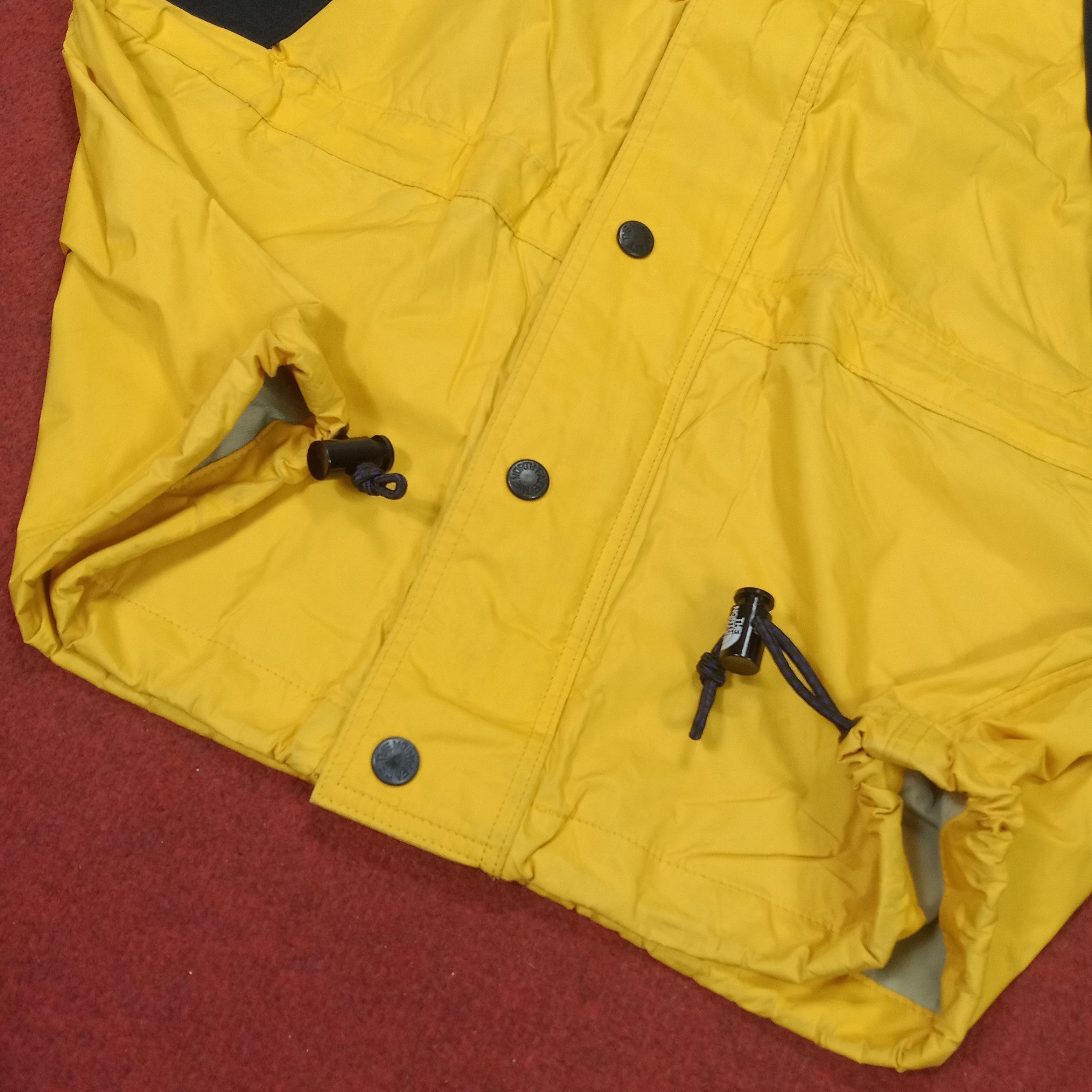 Vintage The North Face Outdoor Style Windbreaker Jacket dp1 Size US L / EU 52-54 / 3 - 8 Thumbnail