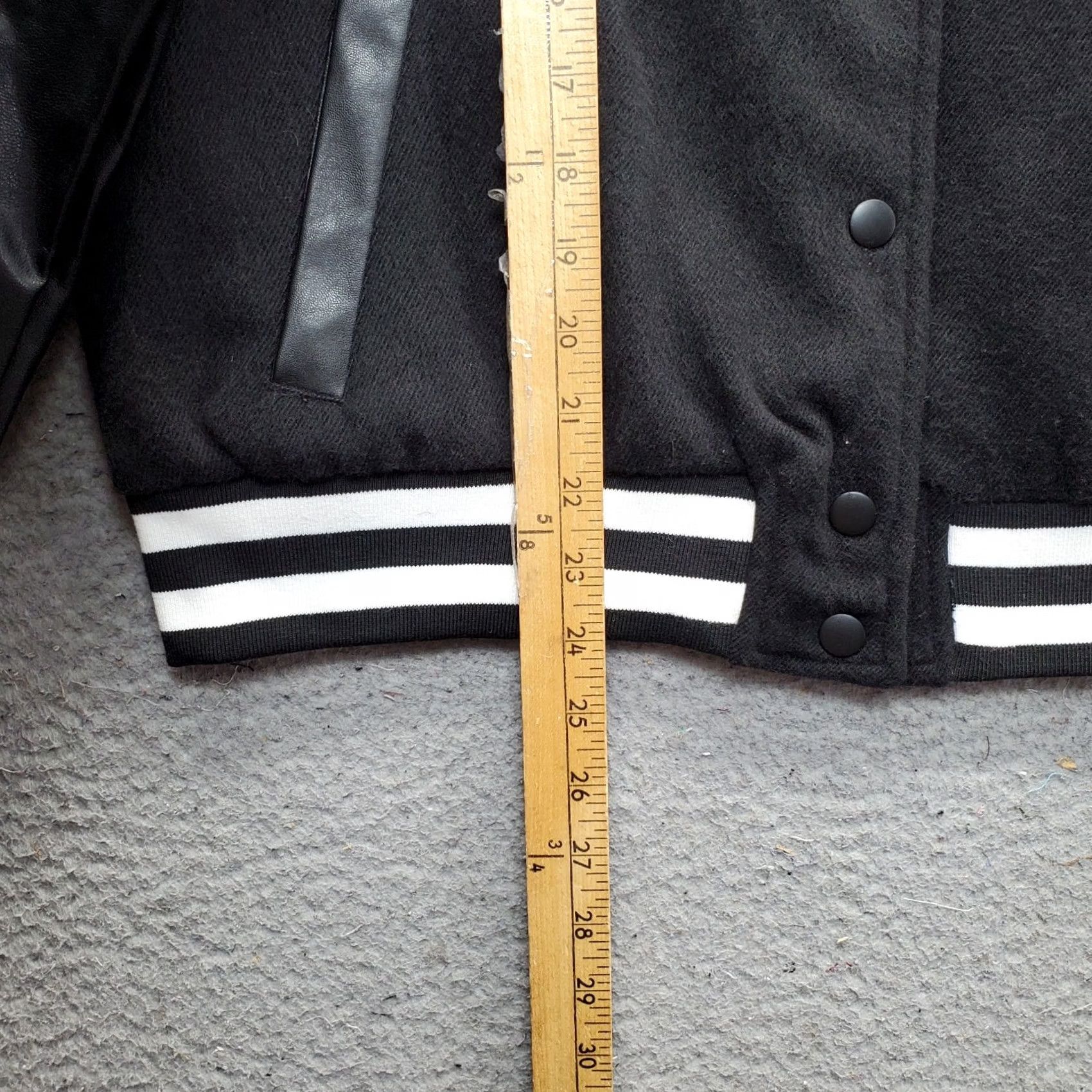 Steve Madden Steve Madden Alexandra Bomber Jacket Womens L Black Long Sleeve Snap Button EUC Size L / US 10 / IT 46 - 3 Thumbnail