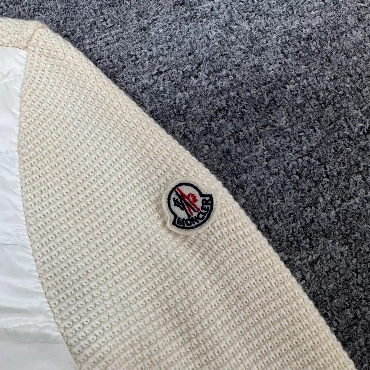 Moncler Moncler knit logo arm ivory zipper down puffer M Size M / US 6-8 / IT 42-44 - 4 Thumbnail
