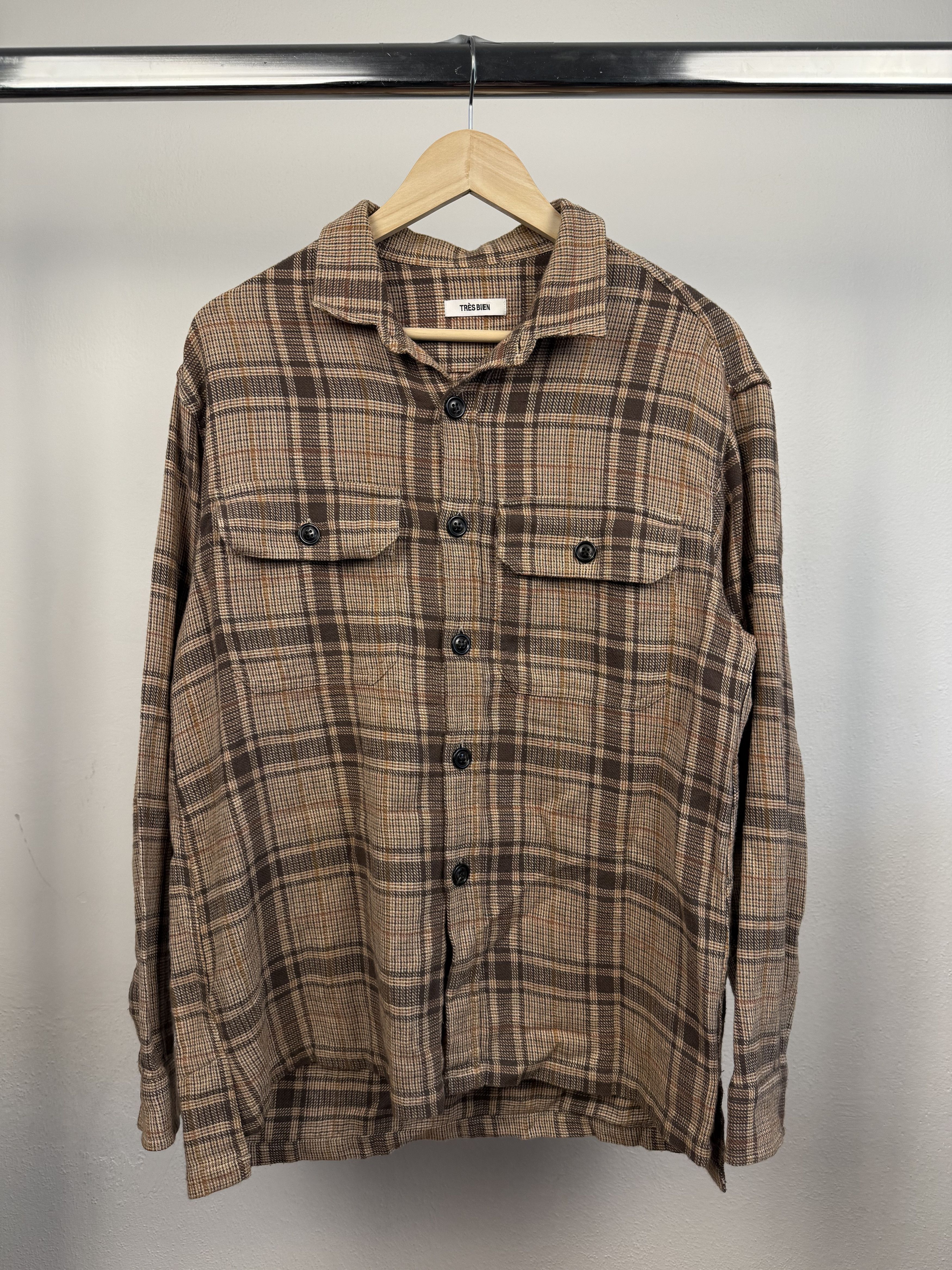 Tres Bien multipocket flannel shirt