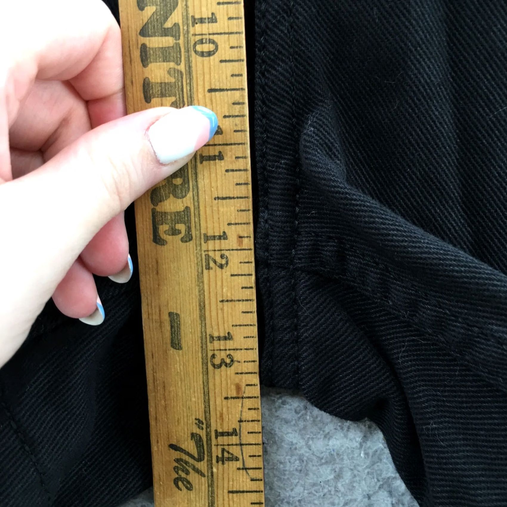 H&M Divided by H&M Mom Shorts Womens 2 Black High Rise 5 Pockets NEW Denim Cotton 26x4 Original Waist 26 in Size 26" / US 2 / IT 38 - 7 Thumbnail