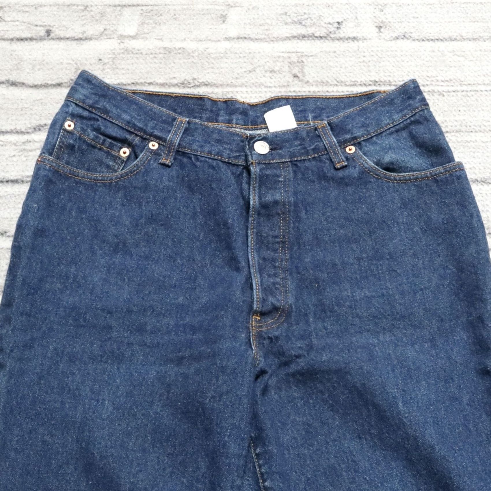 Levi's Vintage Levis 501 Denim Jeans Made in USA Womens Size 28-29 Medium Wash Size 28" / US 6 / IT 42 - 2 Thumbnail