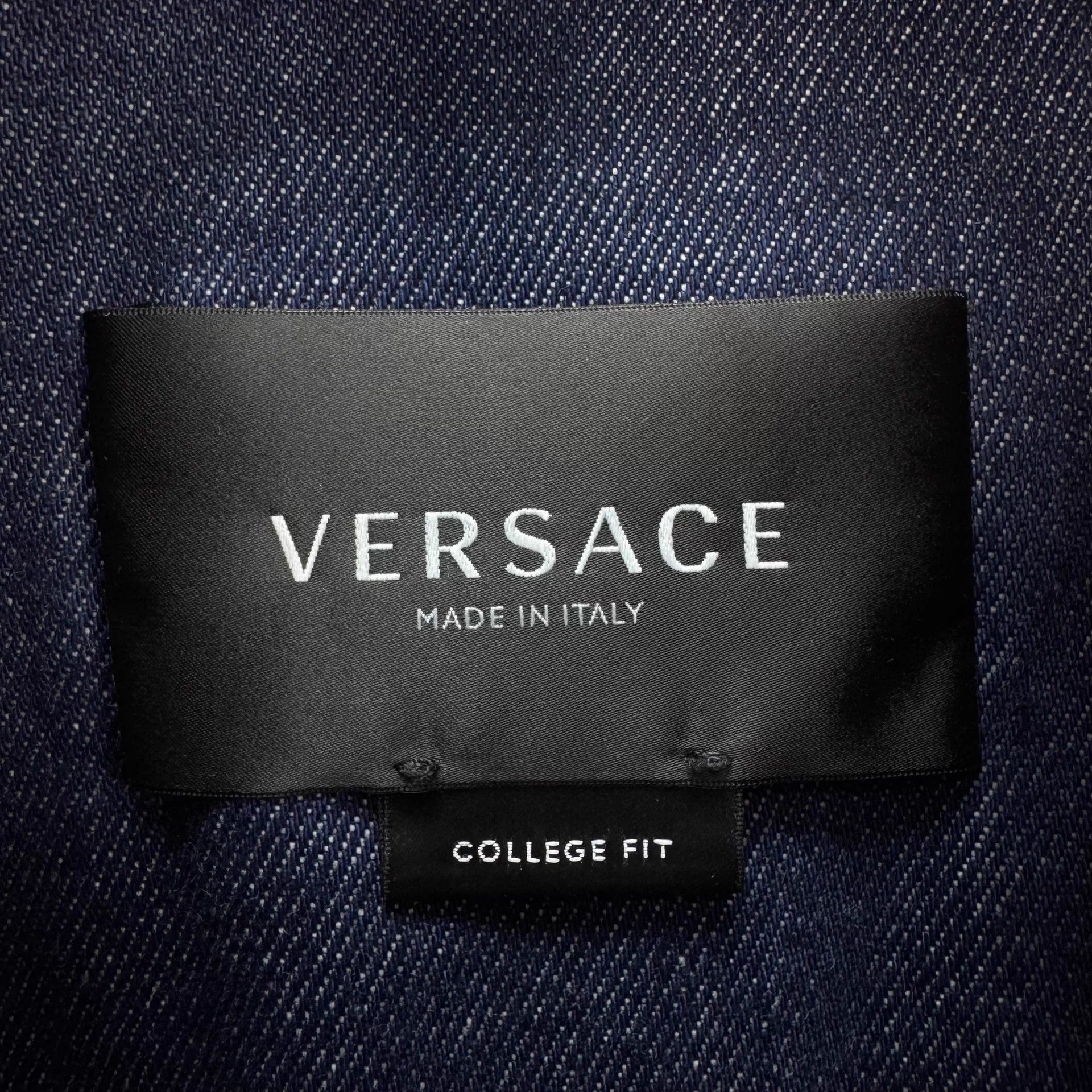 Versace Versace 25ss Denim Shacket Medusa G Buckle 48 EU New Size US M / EU 48-50 / 2 - 5 Thumbnail