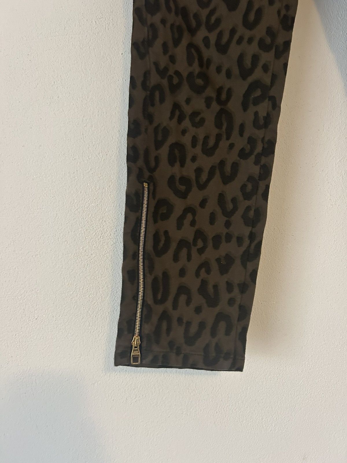 Louis Vuitton Louis Vuitton Leopard Print Pants - Size 38 Size 27" / US 4 / IT 40 - 3 Thumbnail