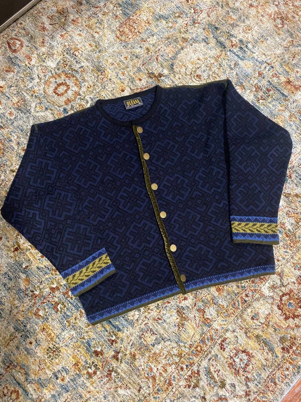 Vintage Oleana Cardigan Sweater Size L LIKE NEW Size L / US 10 / IT 46 - 2 Thumbnail