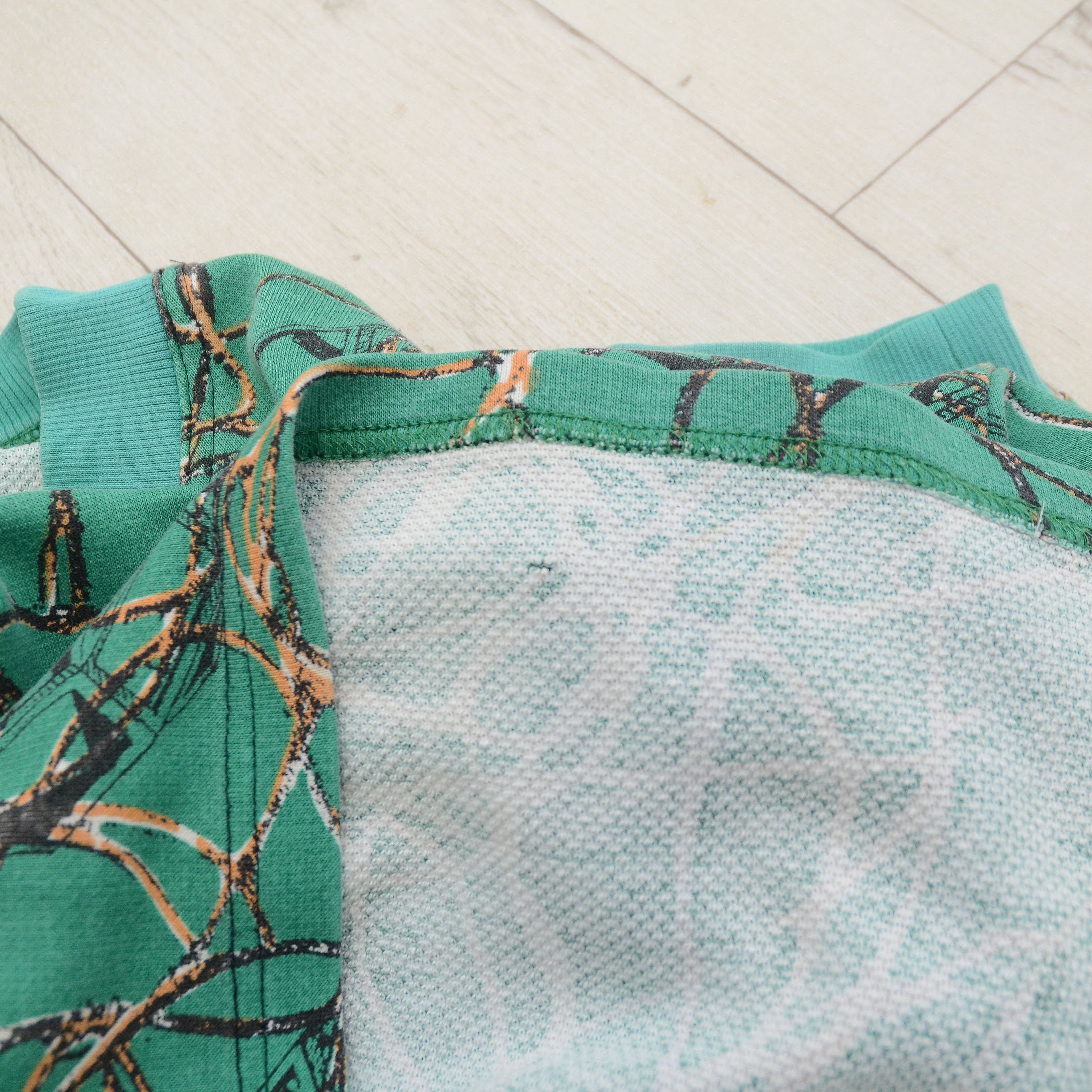 Reebok Vintage Reebok Sweatshirt Abstract Green Star Chain Pattern Size US L / EU 52-54 / 3 - 11 Thumbnail