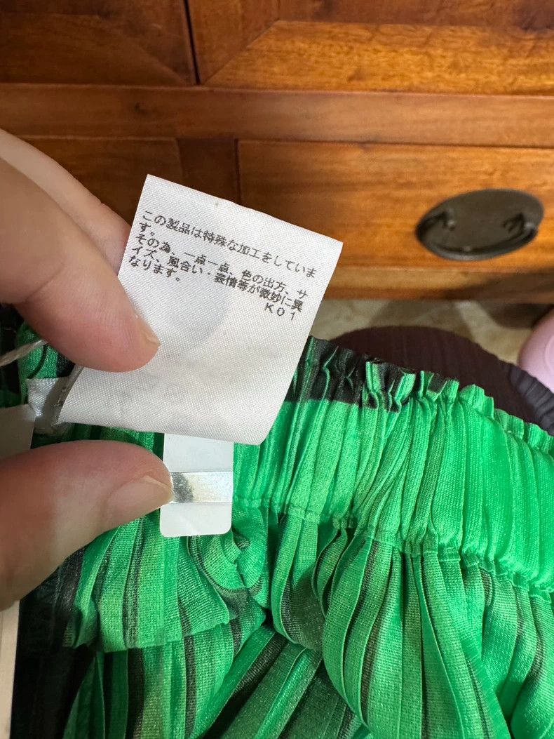 Issey Miyake Issey Miyake size:1 Green pleated kelp pants Size 22" - 3 Thumbnail