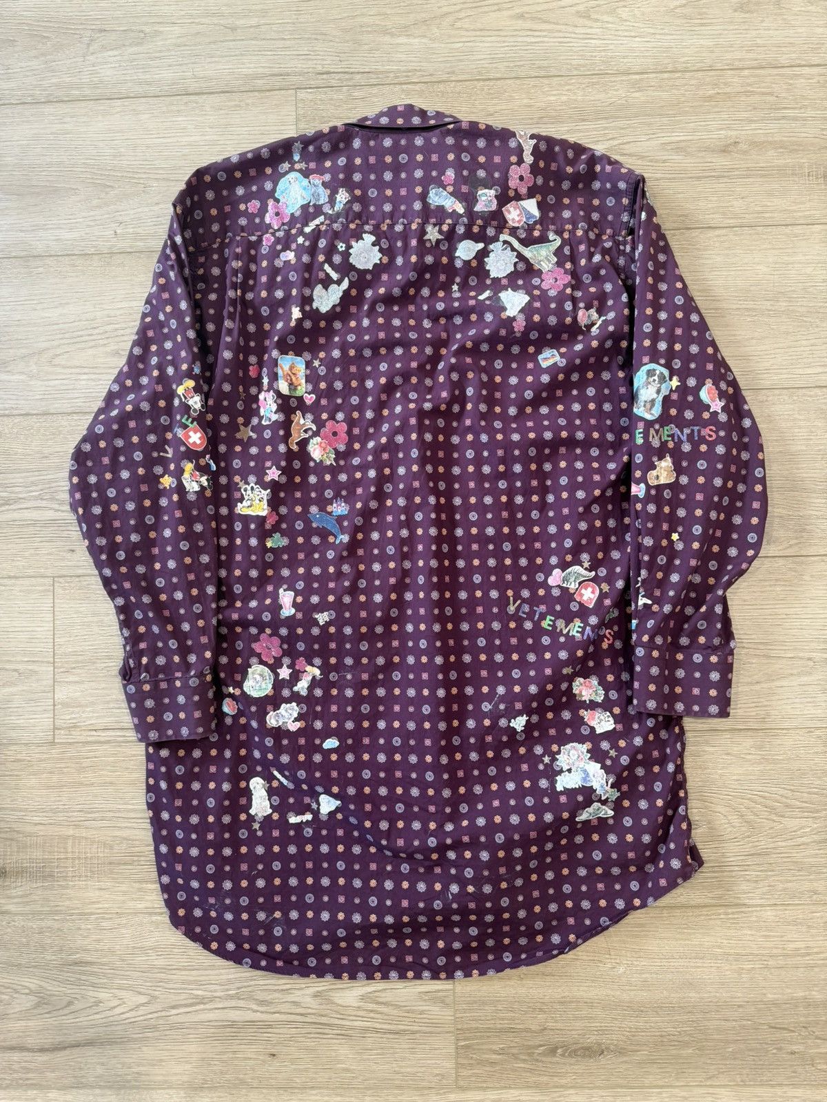 Vetements Vetements Sticker Button Up Shirt Size US S / EU 44-46 / 1 - 3 Thumbnail