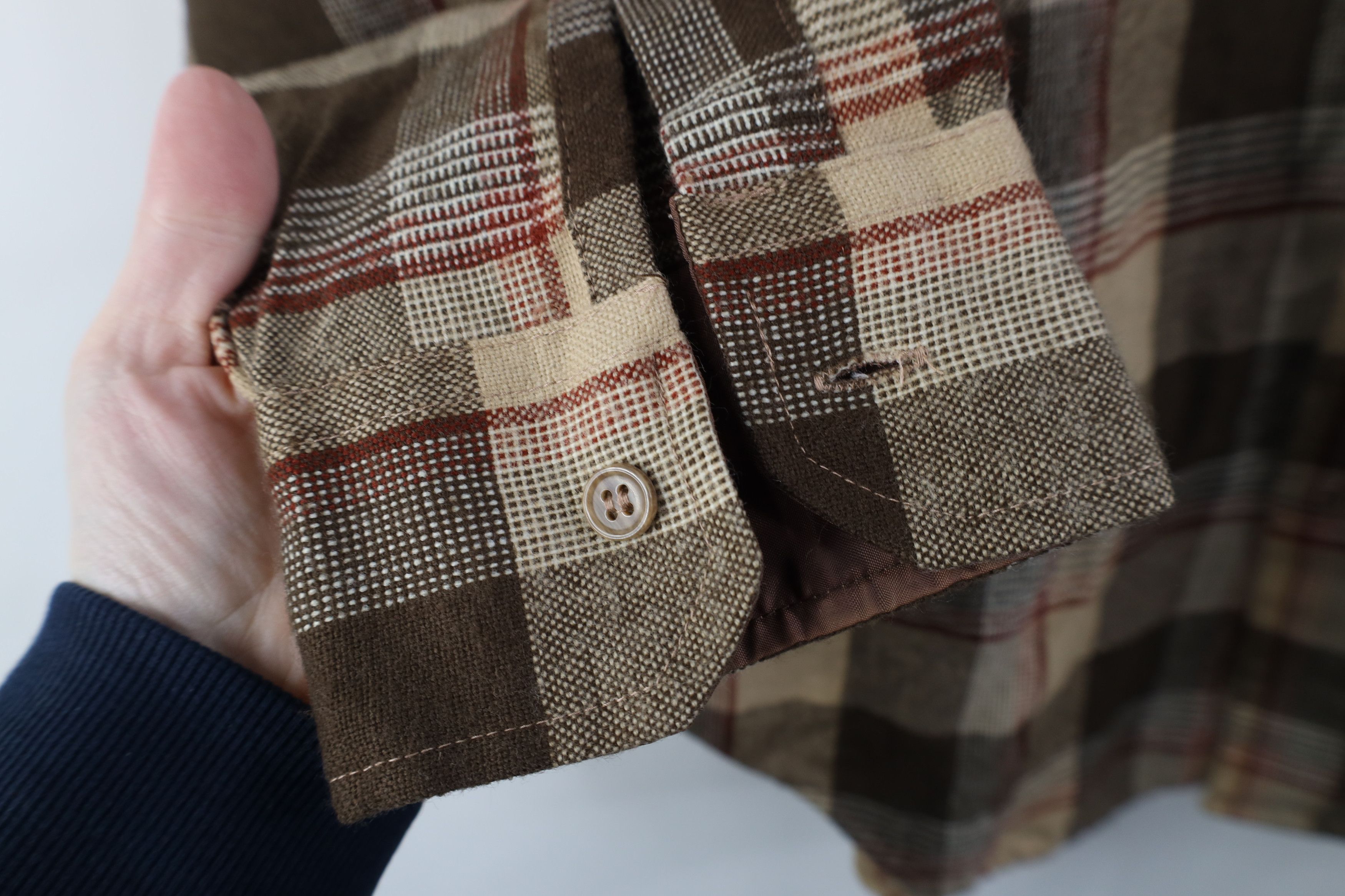 Vintage Vintage 70s Streetwear Button Shirt Plaid Earth Tone Size US L / EU 52-54 / 3 - 5 Thumbnail