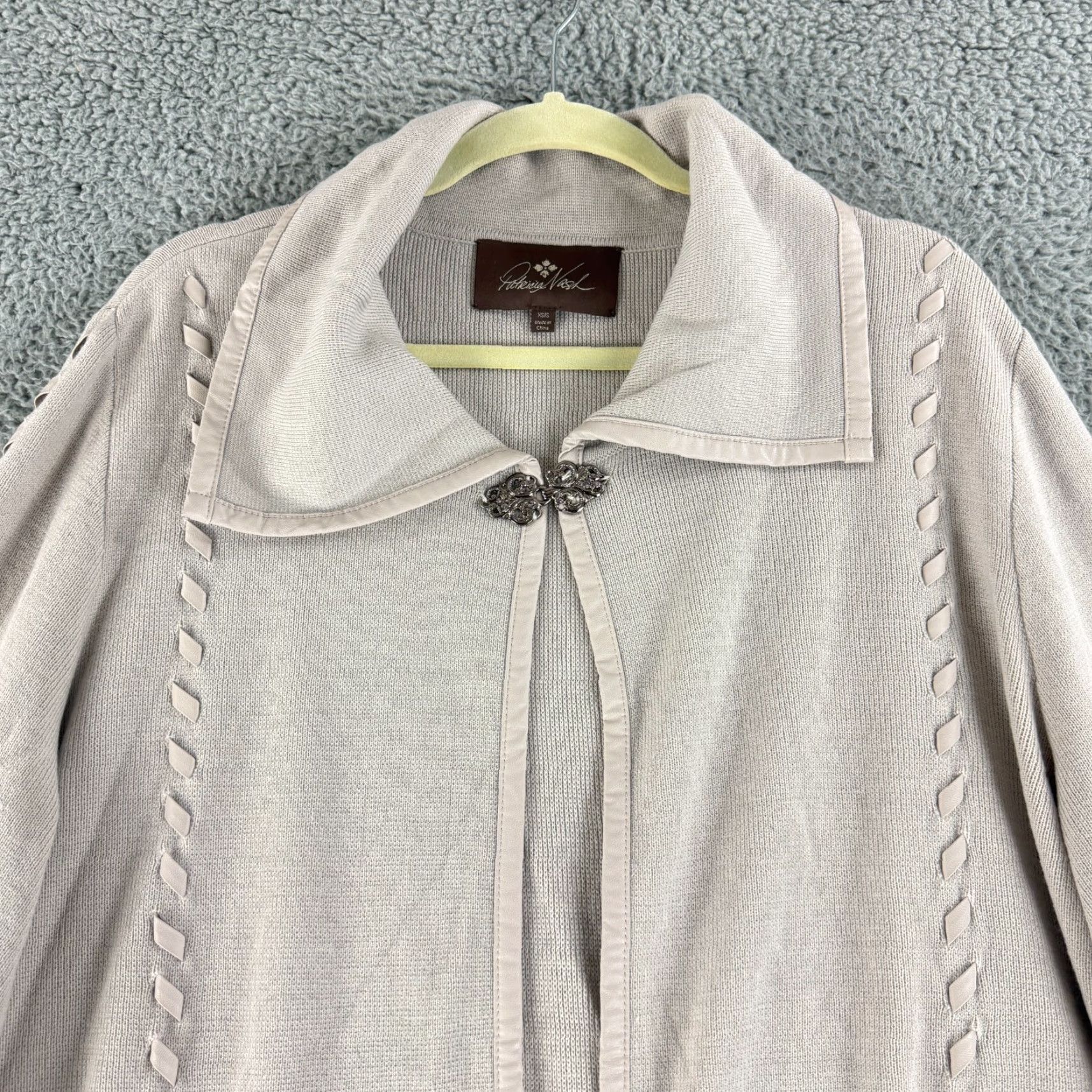 Patricia Nash Patricia Nash Sleeved Cape Sweater Womens XS/S Gray Open Front Clasp Collar Size XS / US 0-2 / IT 36-38 - 2 Thumbnail