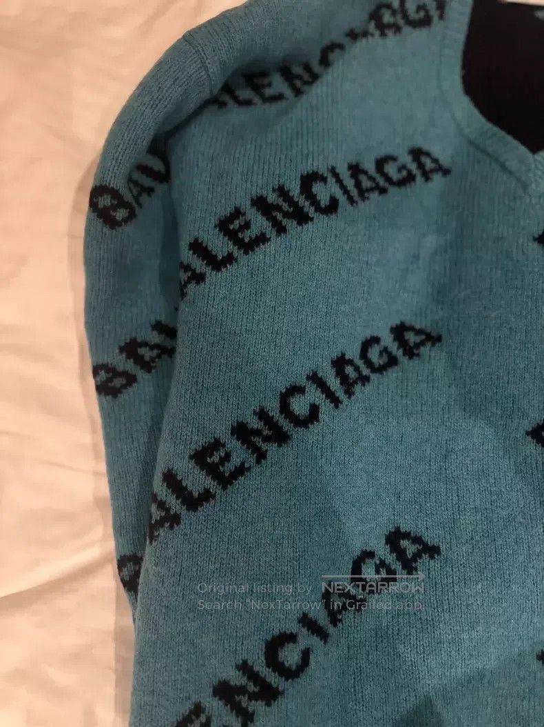 Balenciaga Balenciaga size 38 Sky blue or teal full print sweater Size M / US 6-8 / IT 42-44 - 2 Thumbnail
