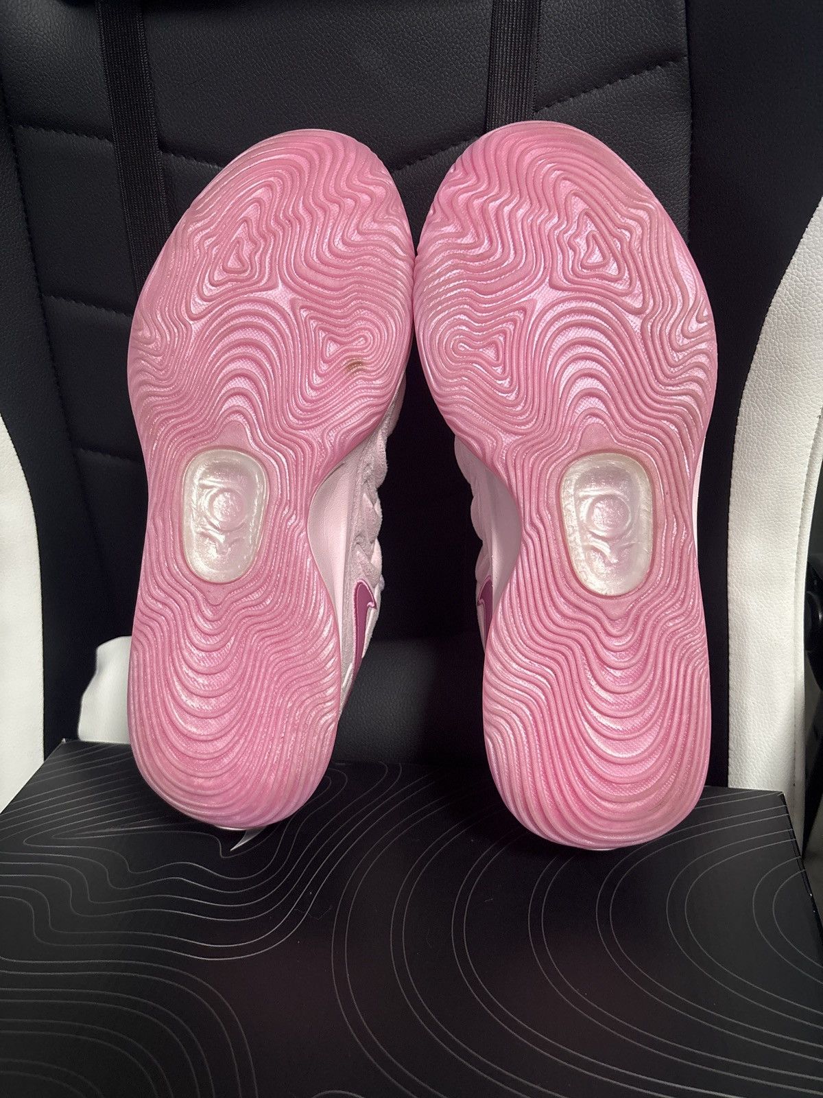 Nike Nike KD 17 NRG ‘Aunt Pearl’ Size US 11 / EU 44 - 5 Thumbnail