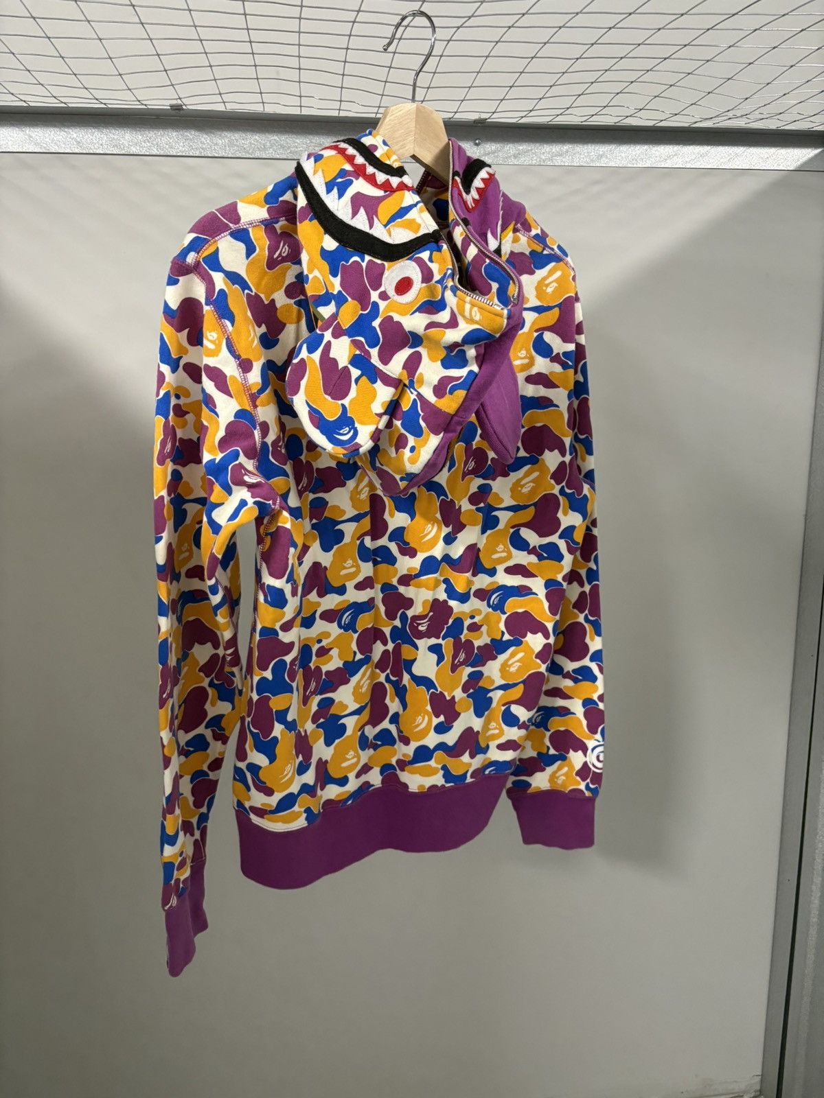 Bape Bape X Bearbrick Los Angeles exclusive zip (worn by carti) Size US L / EU 52-54 / 3 - 4 Thumbnail