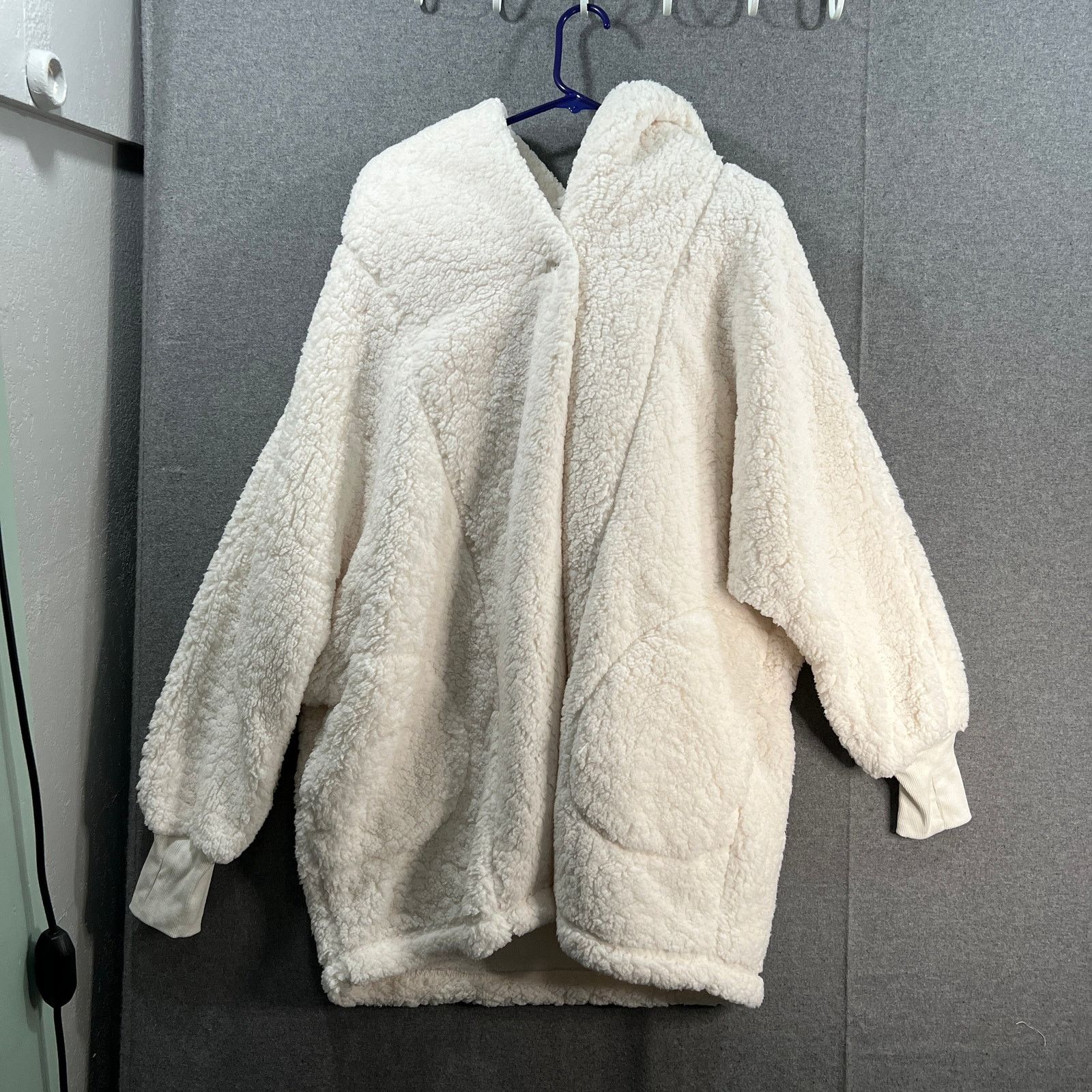 Other BumbleBella by Jill Martin The Lounger "Bride" Sherpa Hoodie Size S / US 4 / IT 40 - 1 Thumbnail