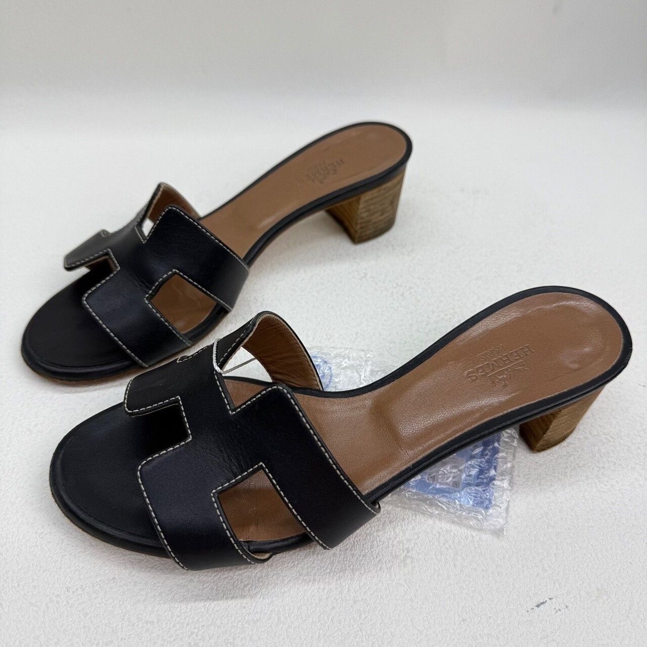 Hermes Hermes Leather Black Sandals us_6 Women Size US 6 / IT 36 - 1 Thumbnail