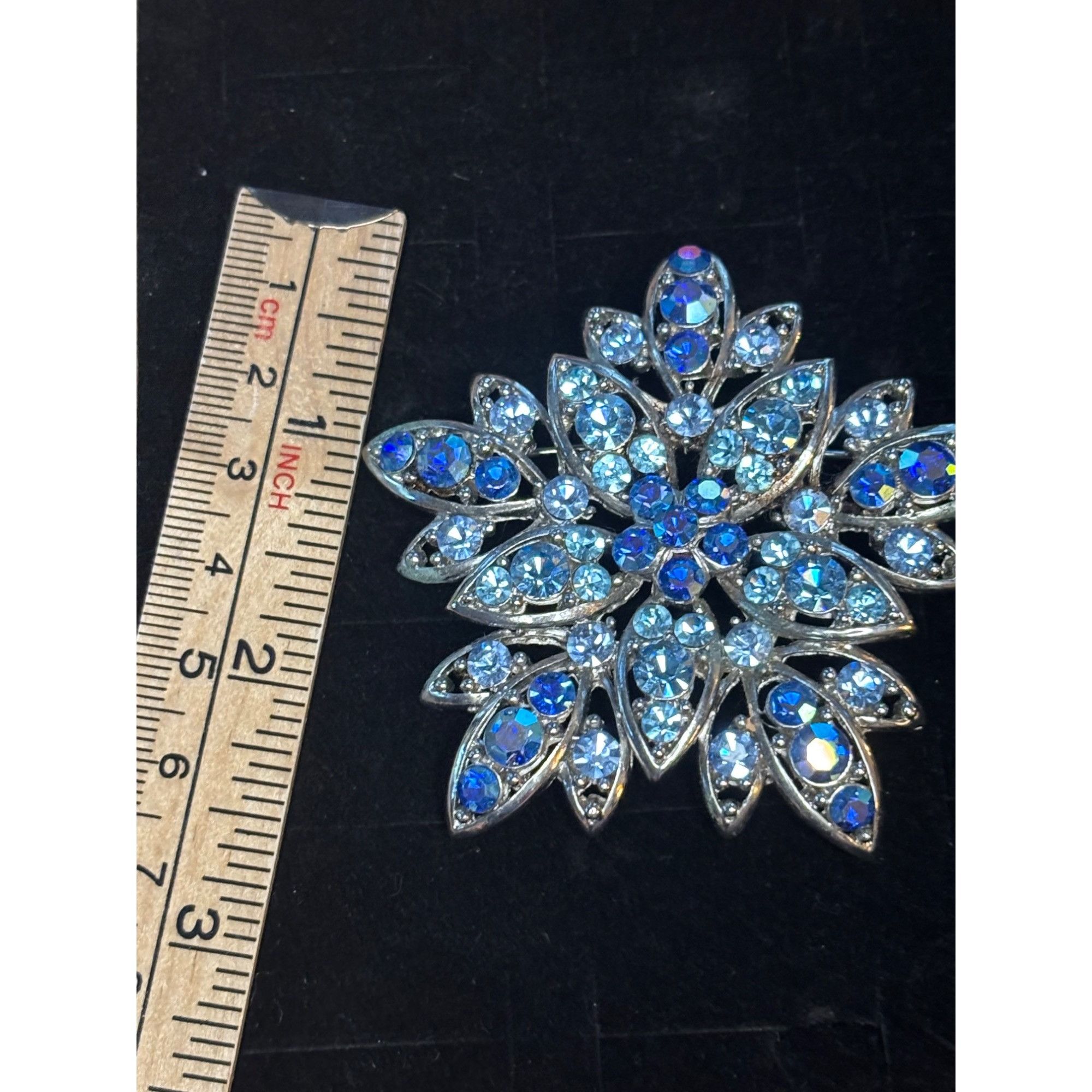 Other Vintage Rhinestone Snowflake Brooch Pin Size ONE SIZE - 7 Thumbnail