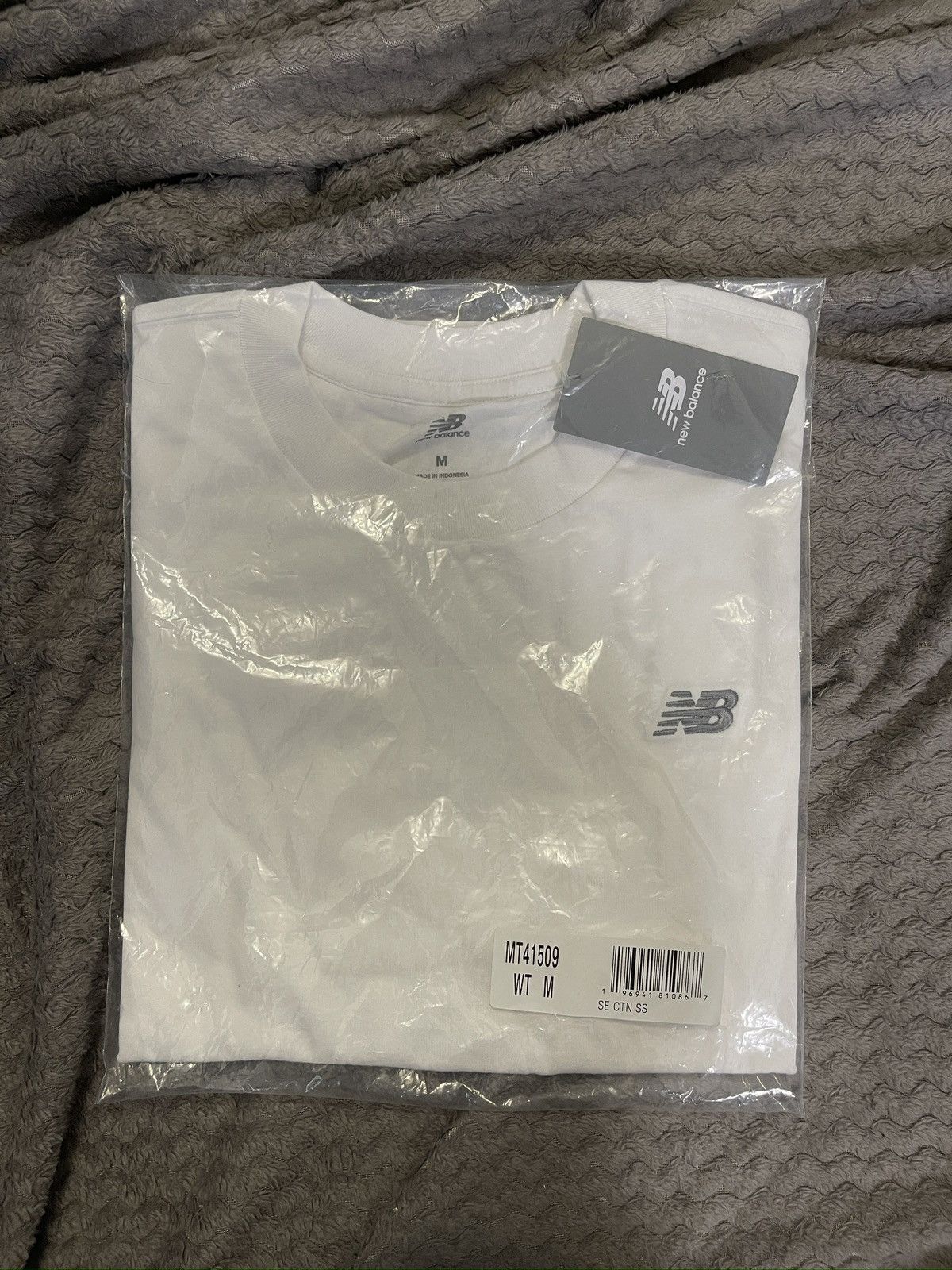 New Balance New Balance T-Shirt Small Logo Size US M / EU 48-50 / 2 - 5 Thumbnail