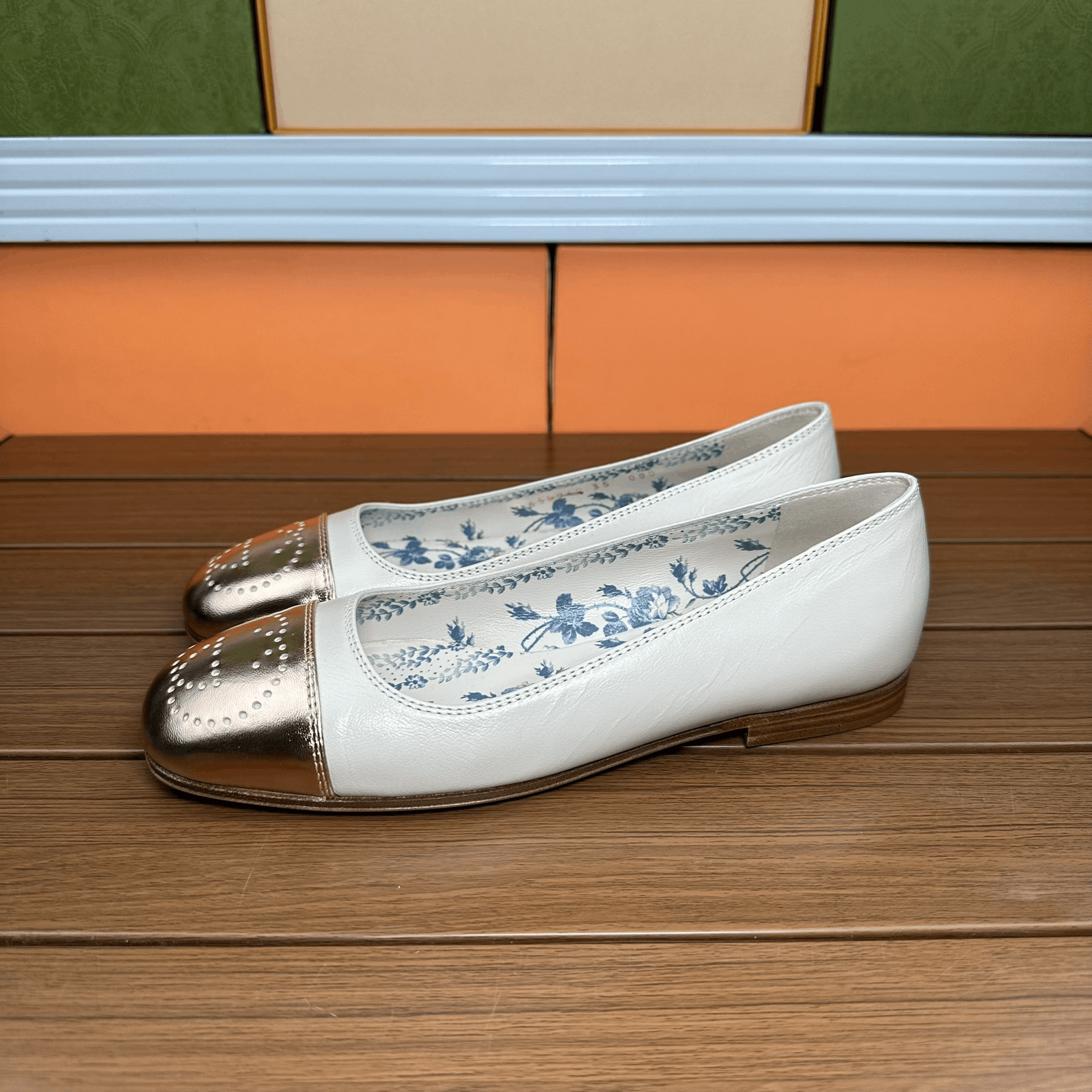 Gucci Gucci Casual Lowtop Sneakers it_35 Women Size US 5 / IT 35 - 1 Thumbnail