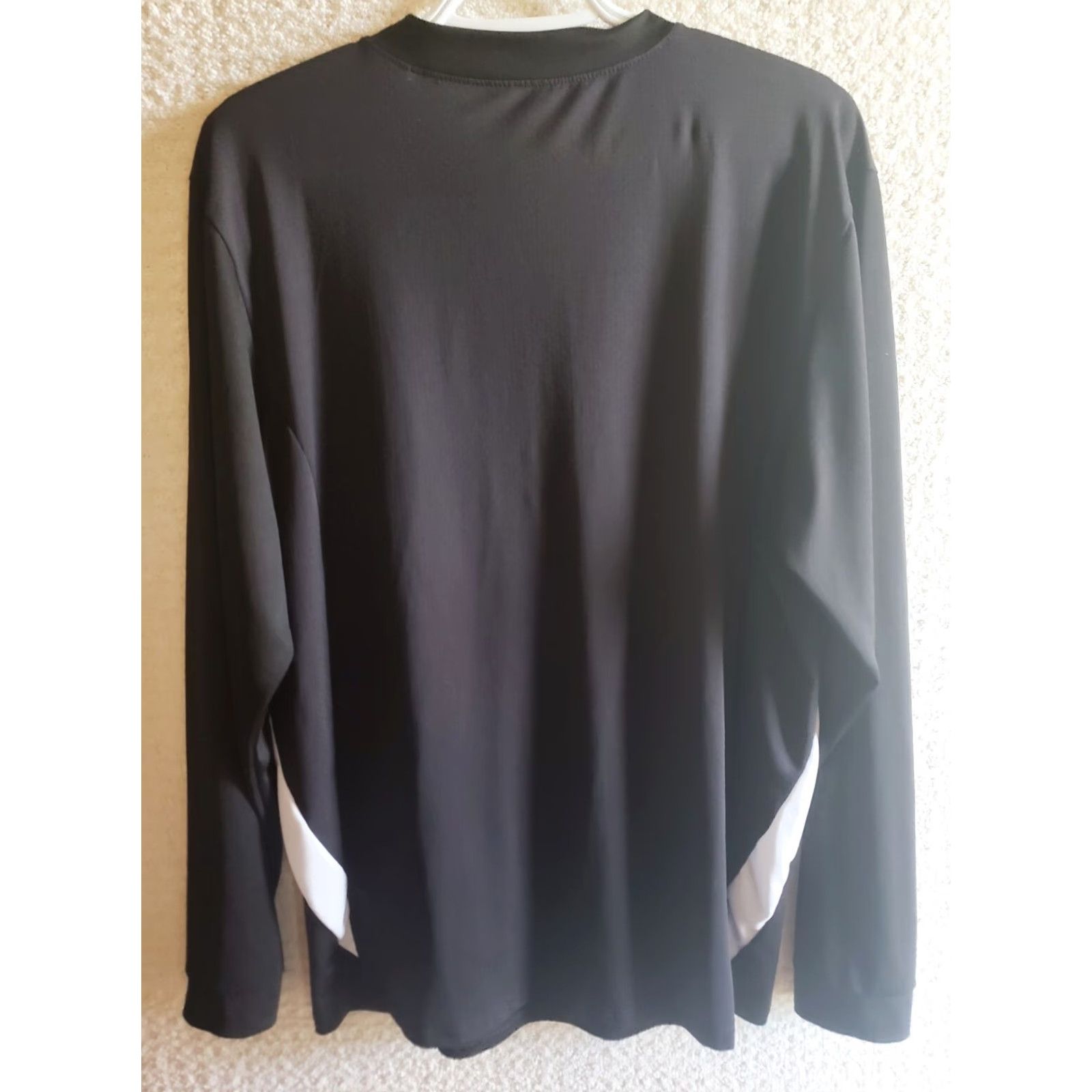 Augusta Sportswear Augusta Sportswear Mens S Long Sleeve Black 100% Polyester T-Shirt Crew Neck Moisture Wicking Colorblock White Side Panels Athletic Sportswear Size US S / EU 44-46 / 1 - 4 Thumbnail