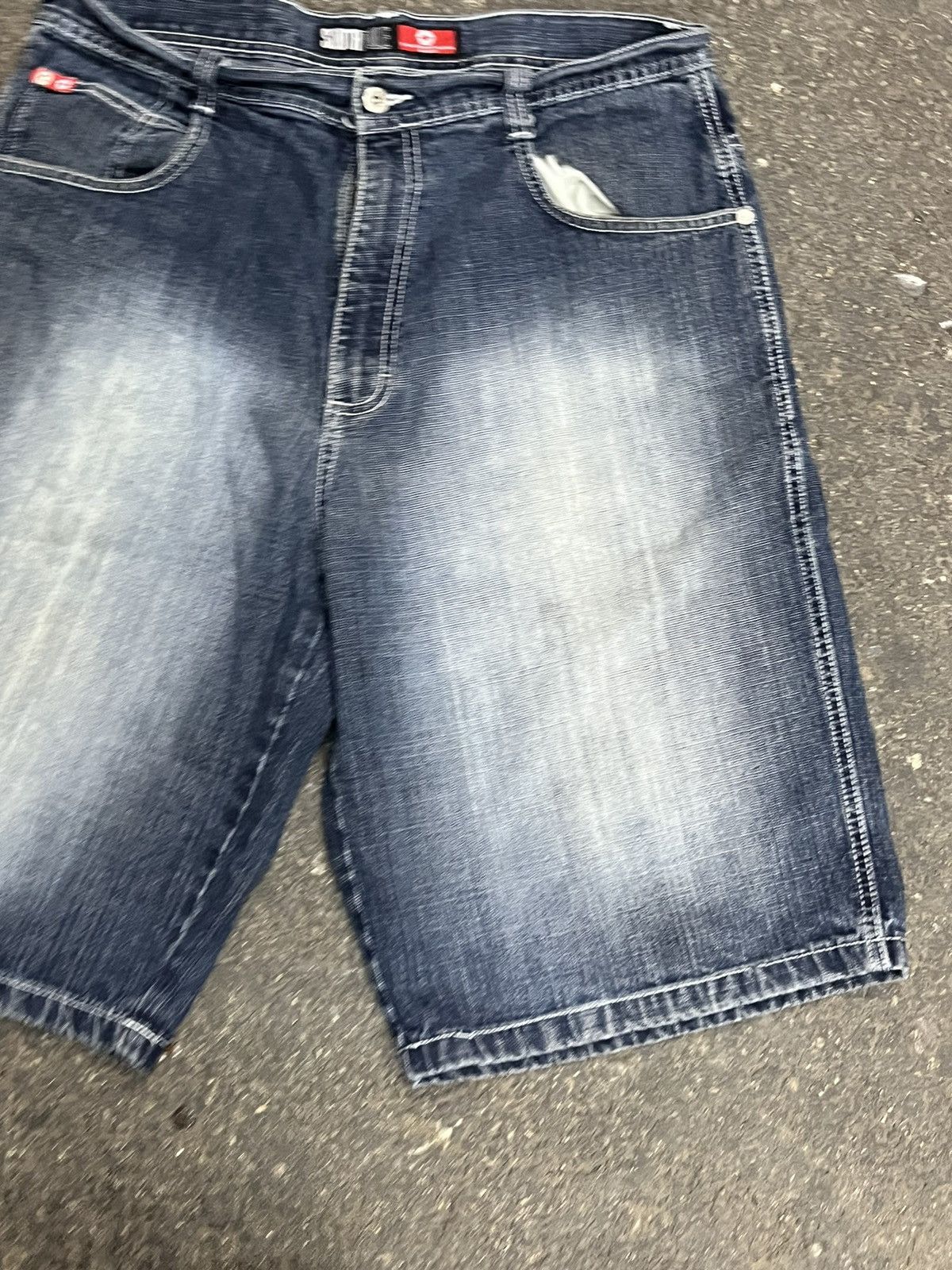 Southpole Baggy fit y2k Southpole red tab jorts hype rare skater Size US 34 / EU 50 - 7 Thumbnail