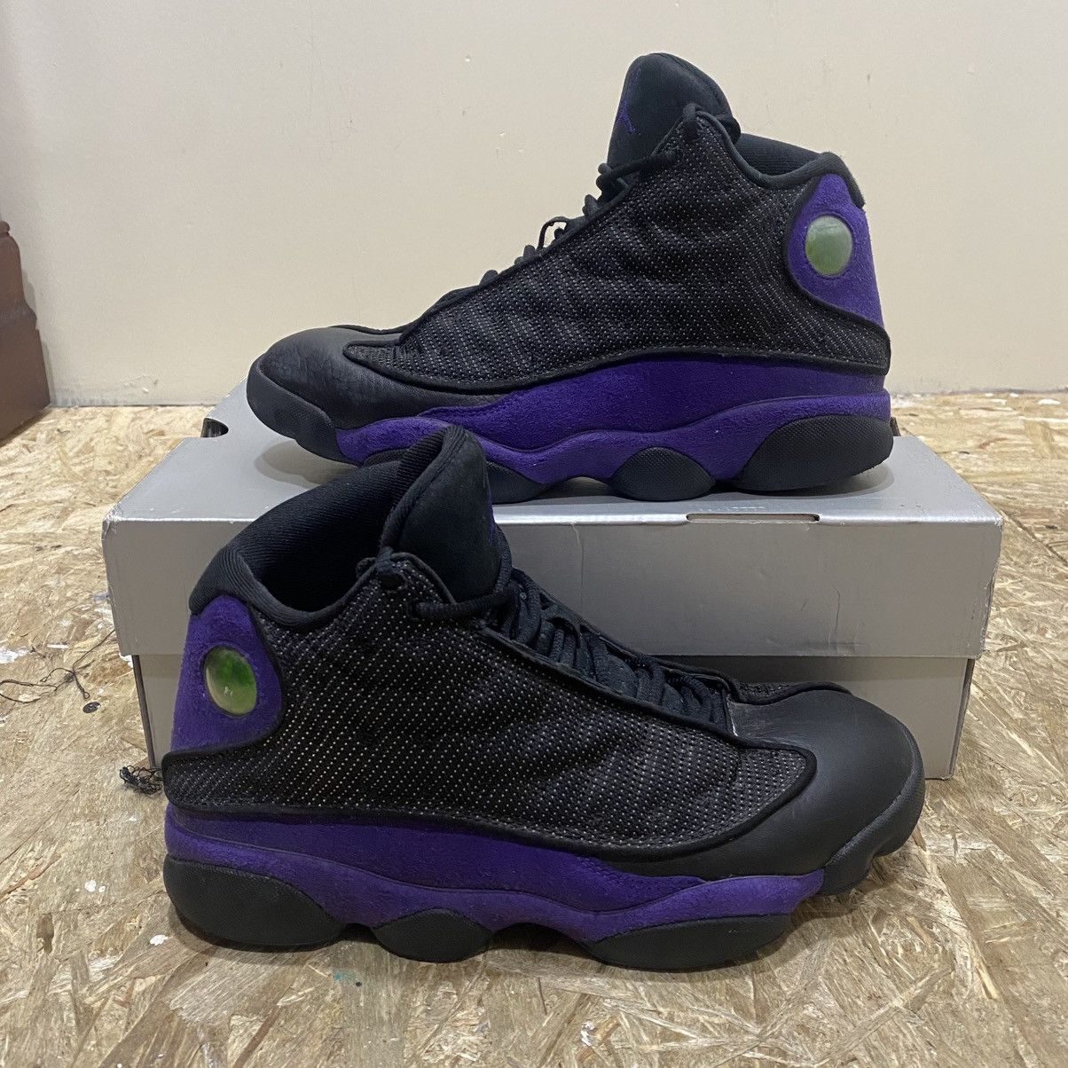 Jordan Brand Nike Air Jordan 13 Retro “Court Purple” (2021) – Size 8 – Size US 8 / EU 41 - 2 Thumbnail