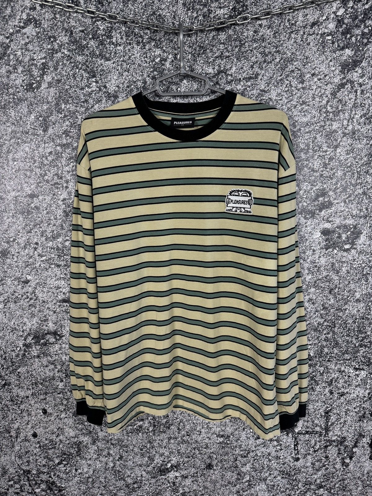 Pleasures Pleasures Striped Lightweight Sweatshirt Pullover Size L Size US L / EU 52-54 / 3 - 1 Thumbnail