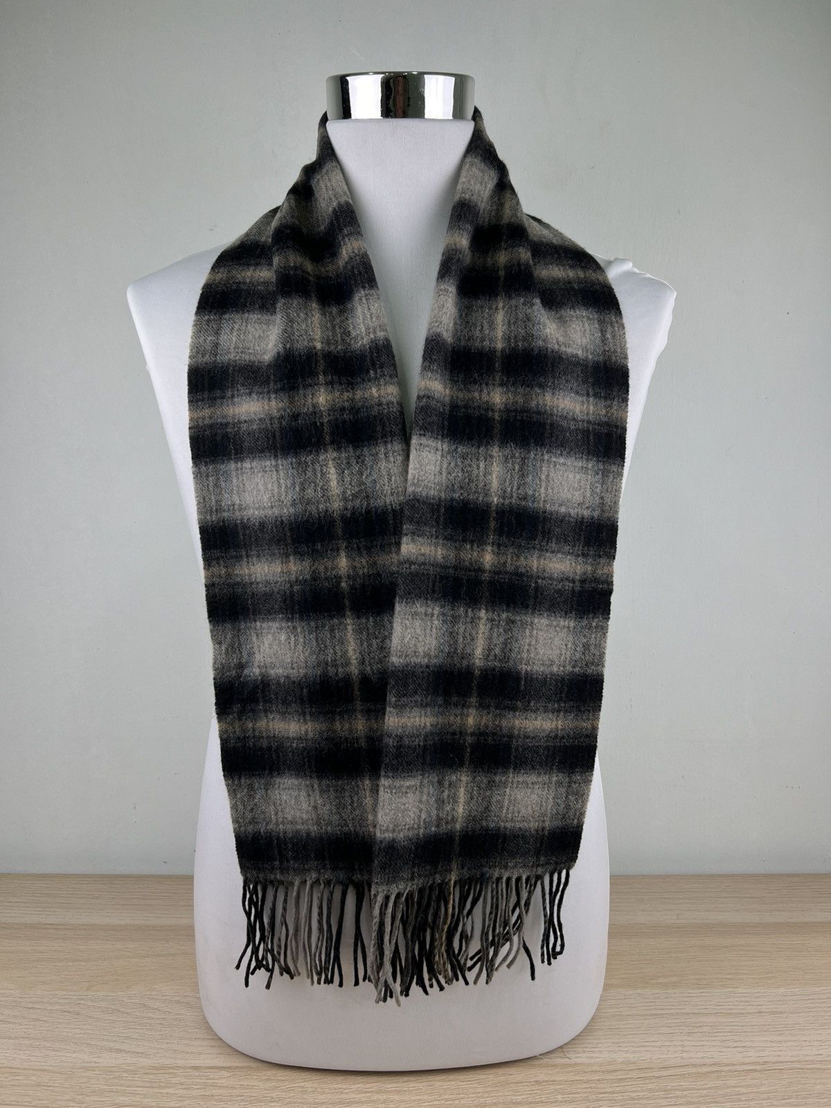 Lyle & Scott Lyle & Scott Scarf / Muffler / Neckwear M055 Size ONE SIZE - 1 Thumbnail